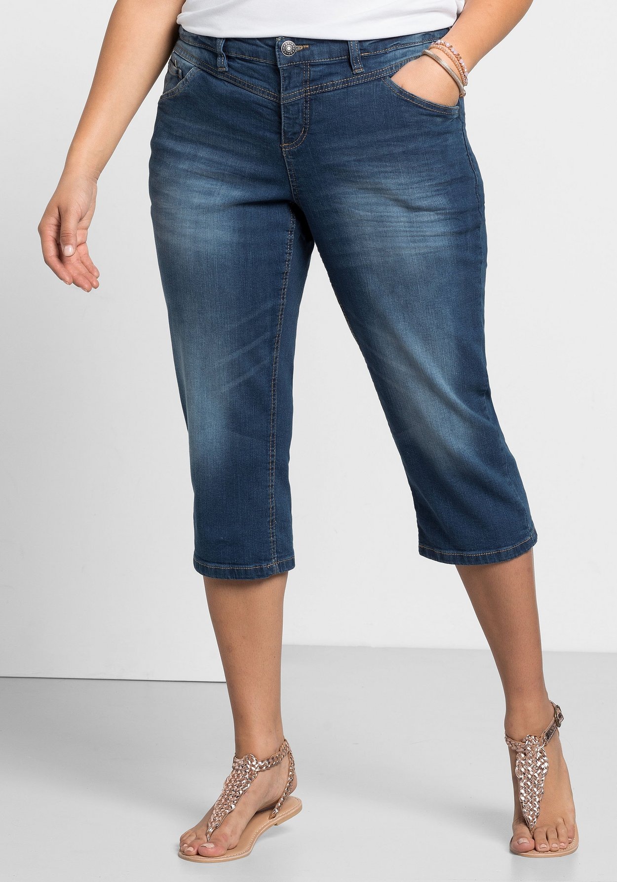 Sheego 3/4-Jeans »Caprijeans "Die Schmale" mit Used-Effekten«