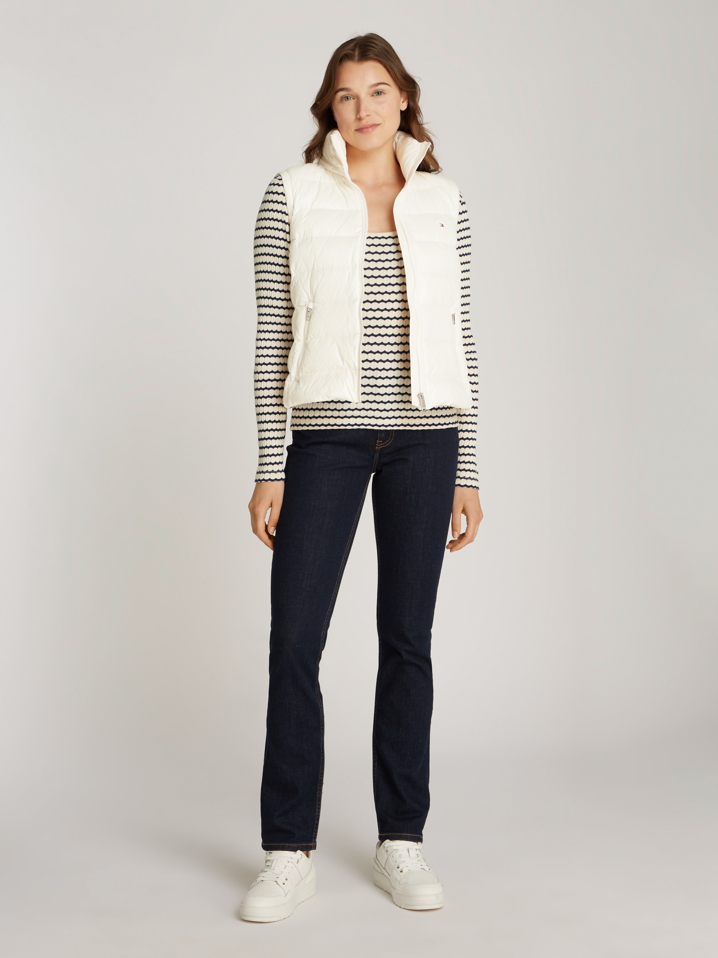 Tommy Hilfiger Steppweste »LW DOWN FEMININE GLOSS VEST«, mit leichter Wattierung
