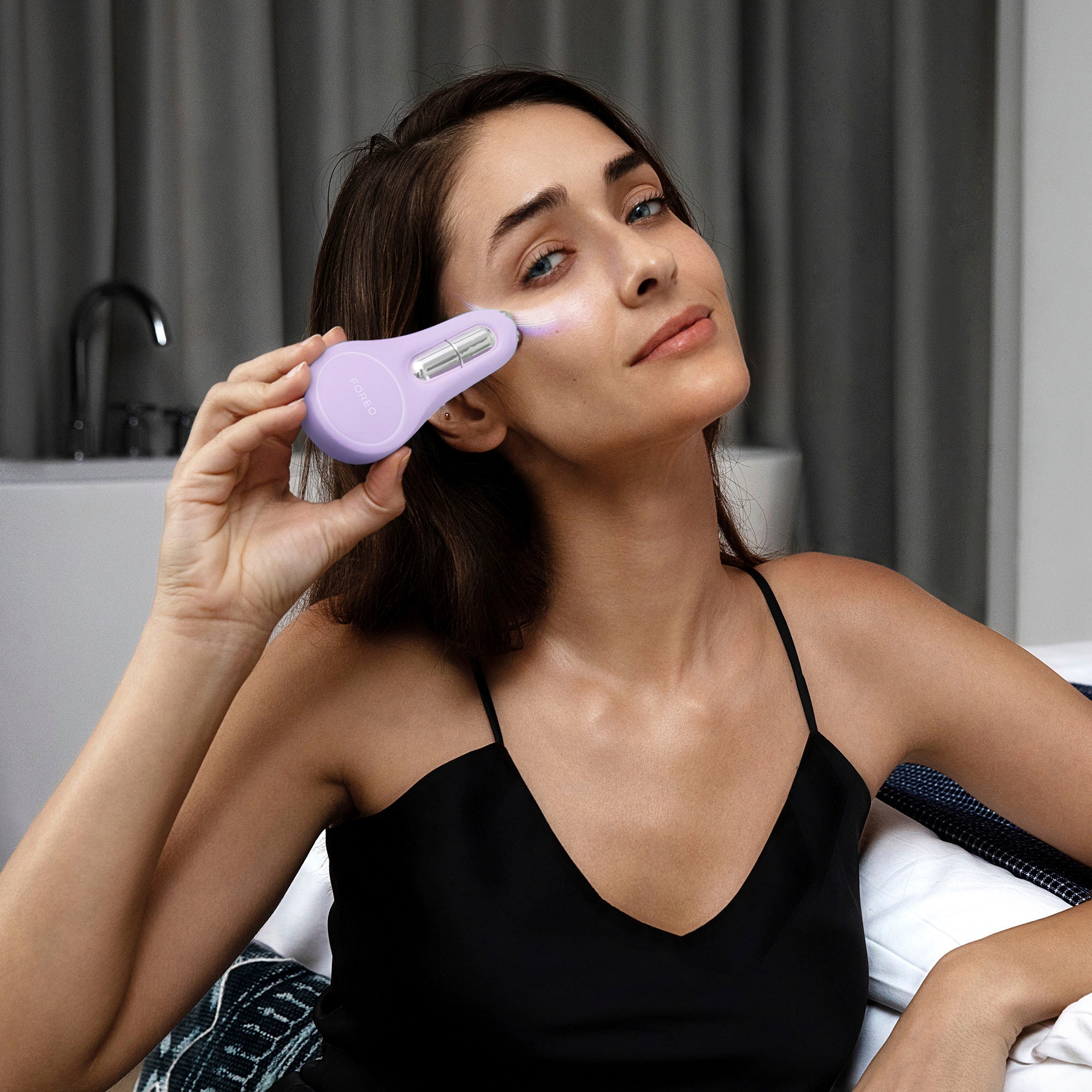 FOREO Anti-Aging-Gerät »BEAR™ 2 eyes & lips«