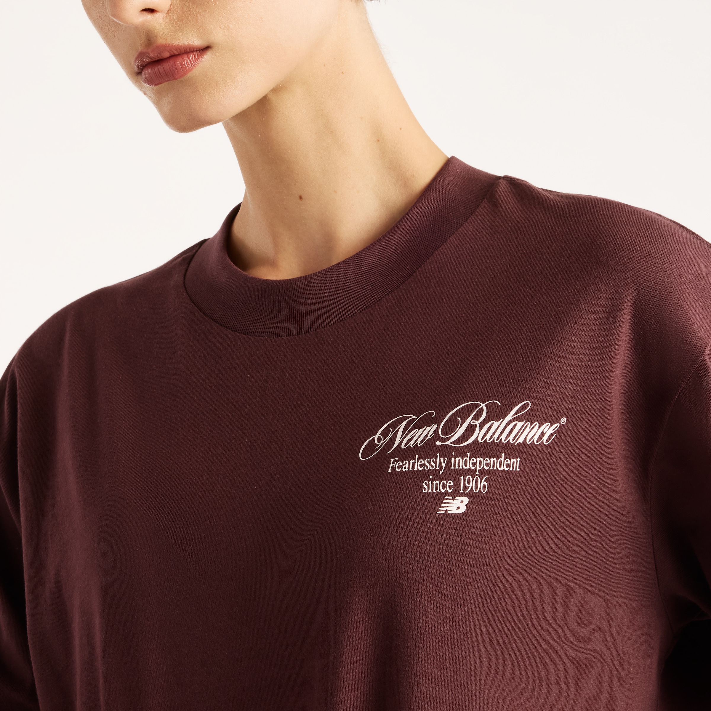 New Balance T-Shirt »PRESSED FLOWERS RELAXED T-SHIRT« sportlicher Stil, aus Baumwolle