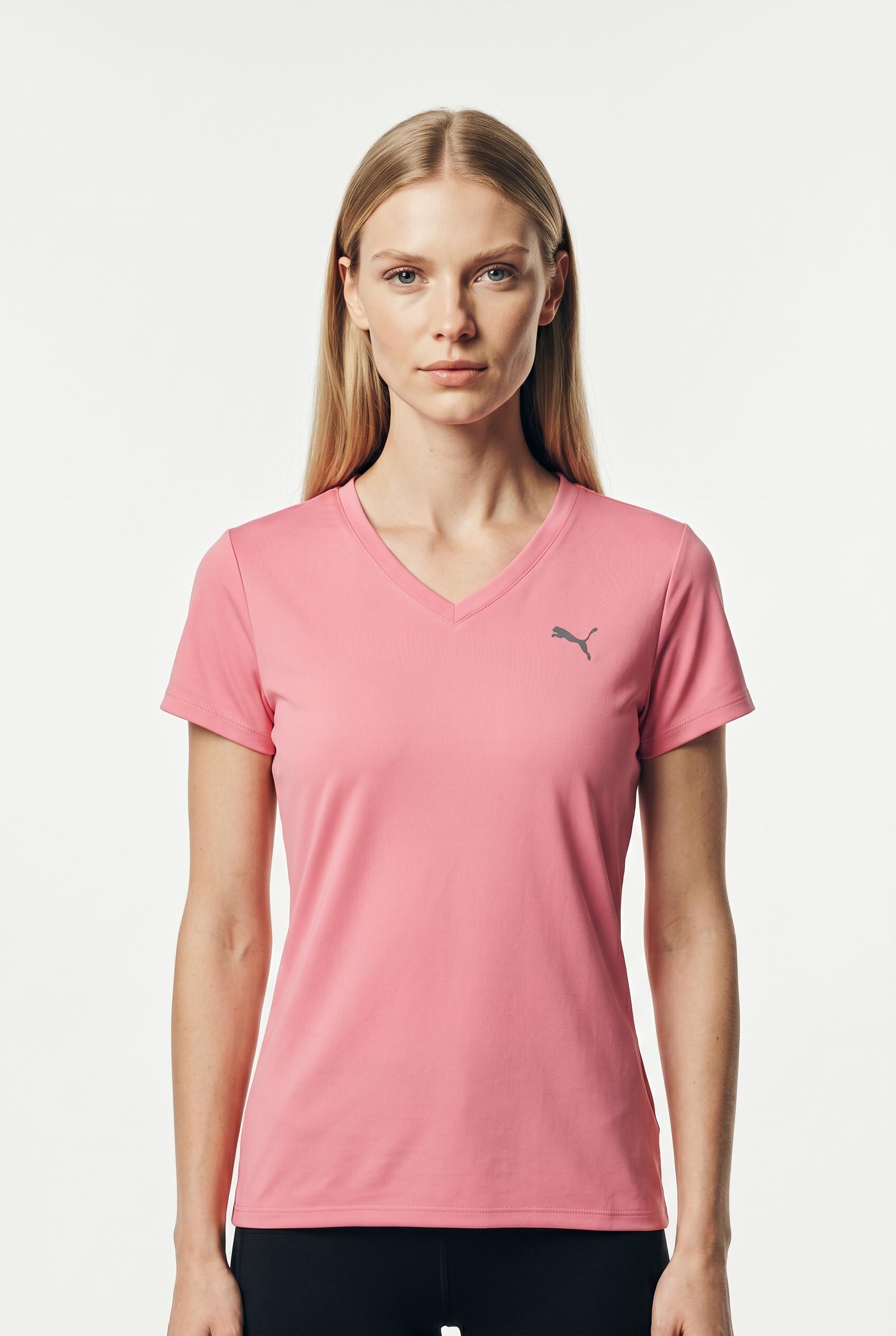 PUMA Trainingsshirt »W TAD ESSENTIAL VNECK TEE« mit DryCELL-Technologie, körperbetonter V-Ausschnitt, Kurzarmdesign