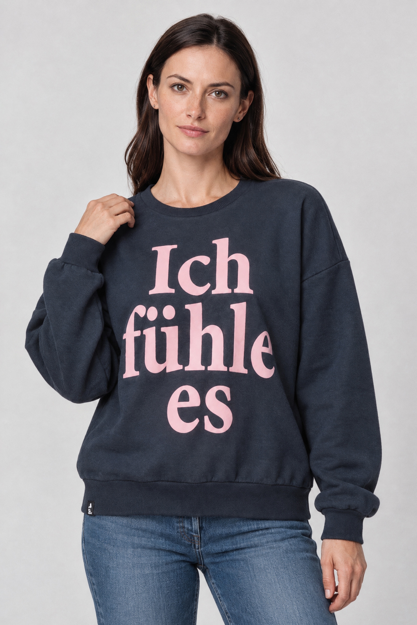 Alife & Kickin Sweatshirt , Dreizeiliger Frontschriftzug, Rippbündchen, Relaxed Fit, hüftlang
