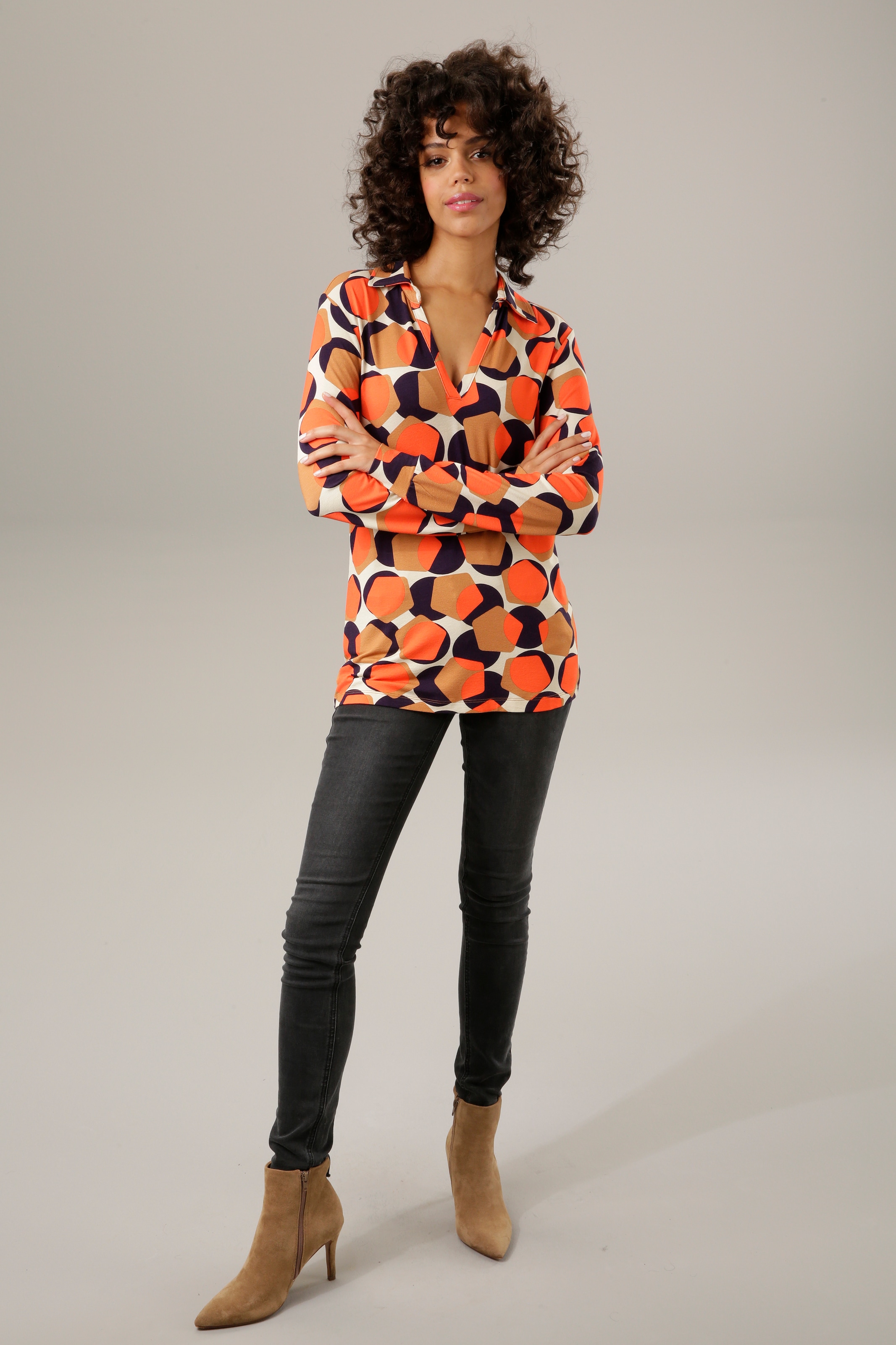 Aniston CASUAL Shirtbluse, mit trendigem Retro-Muster - jedes Teil ein Unikat