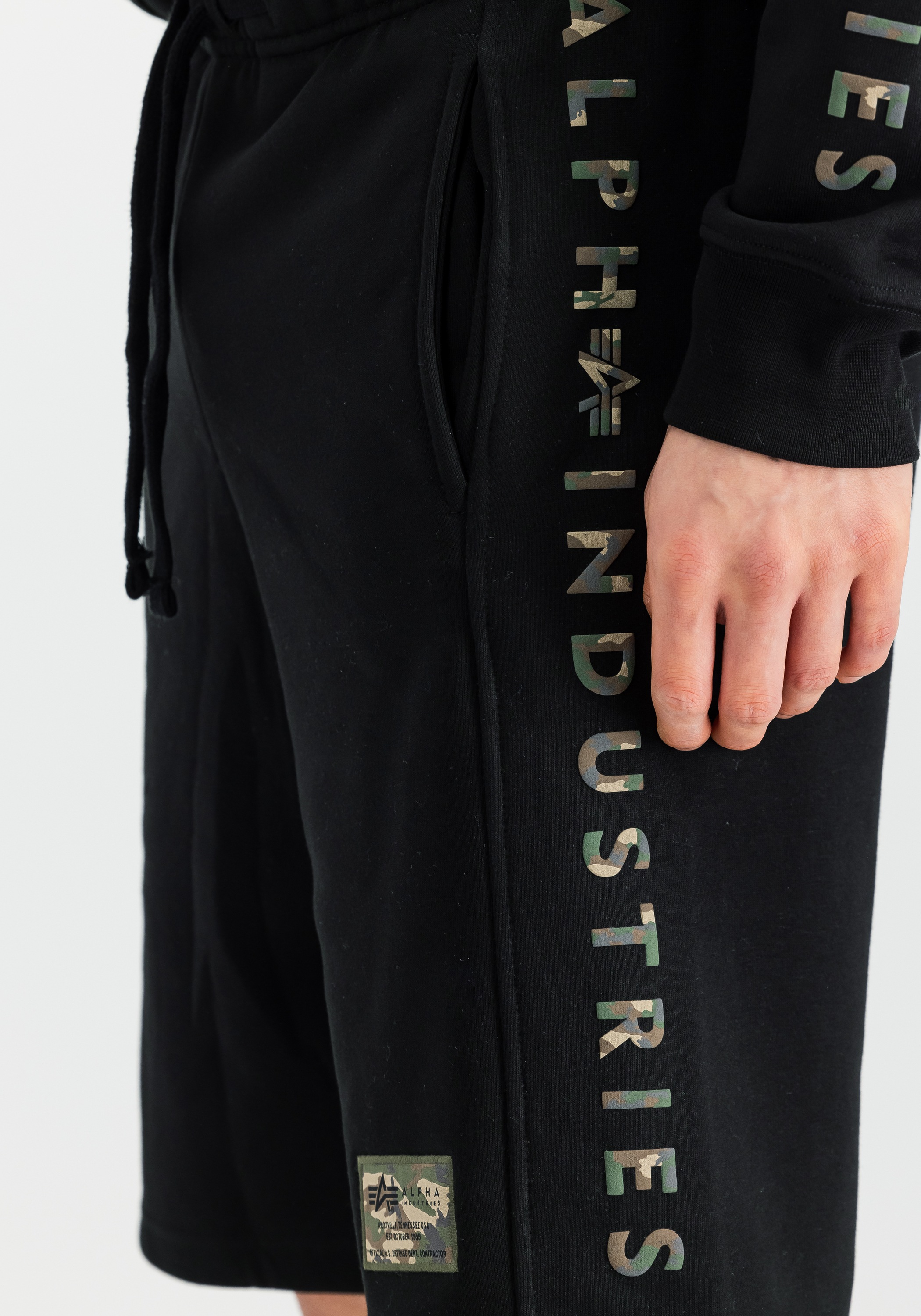 Alpha Industries Shorts »Alpha Industries Men - Shorts Camo Jogger Shorts«