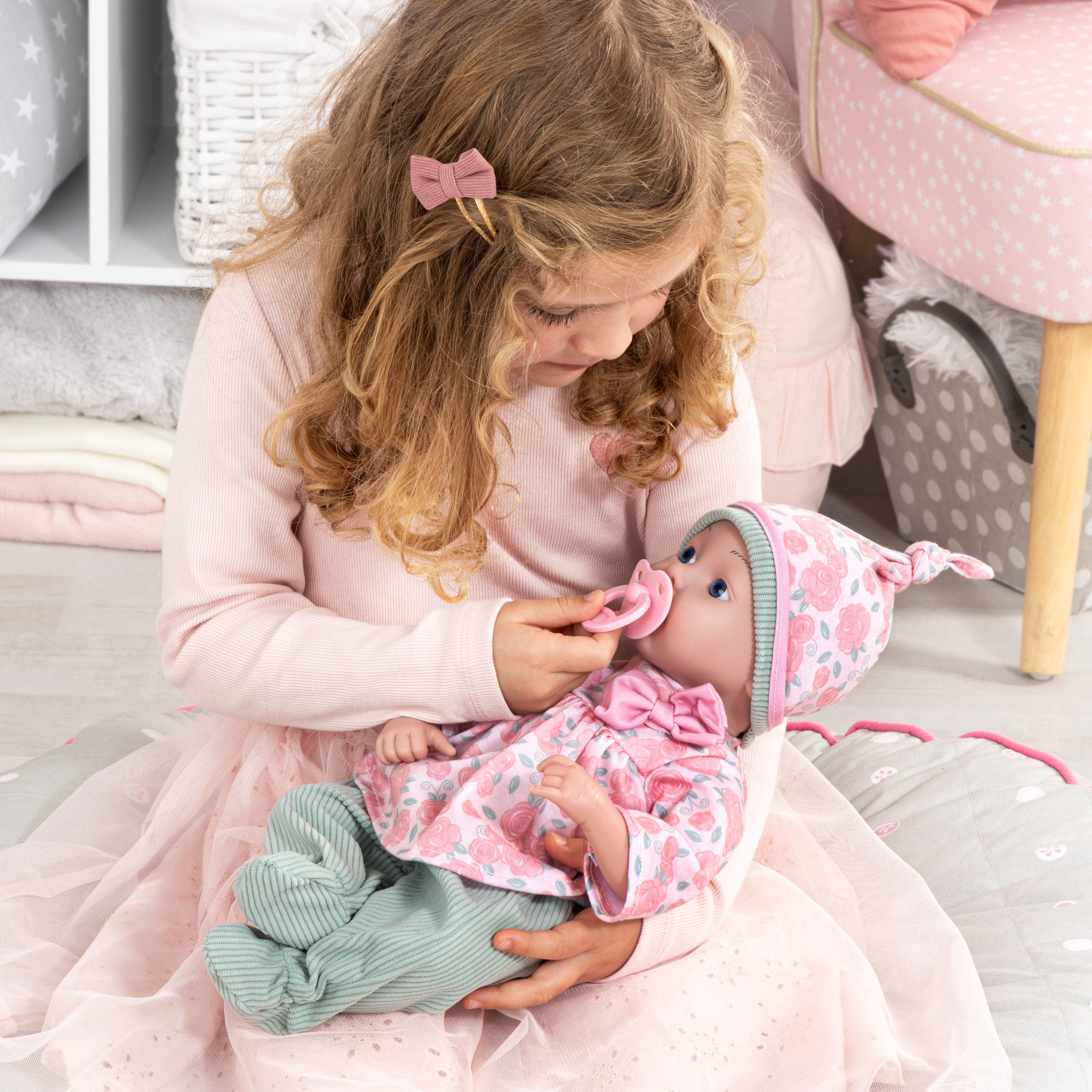 Bayer Babypuppe »Reborn 38 cm rosa/grün« sieht aus wie ein echtes Baby