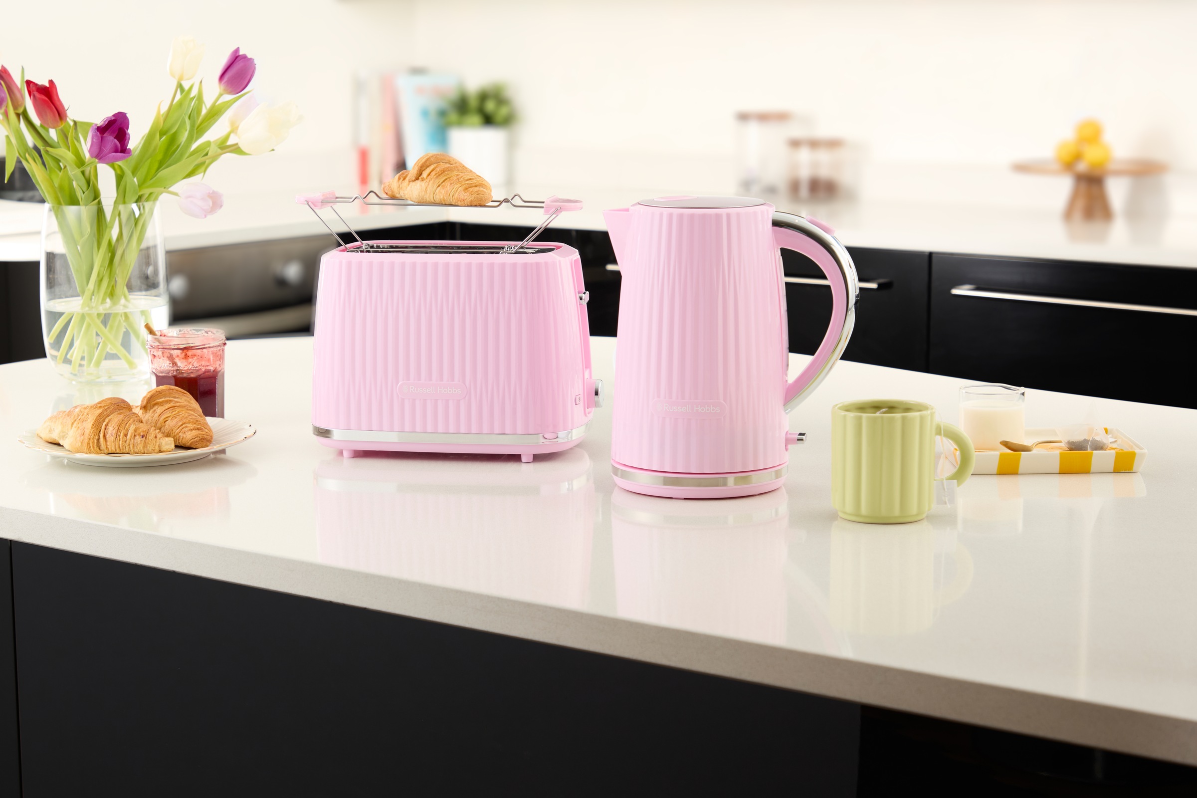 RUSSELL HOBBS Toaster »Eden 27372-56 Himbeere«, 2 Schlitze, 800 W, 6 Bräunungsstufen, Hebefunktion, Auftau-, Aufwärm- & Stoppfunktion