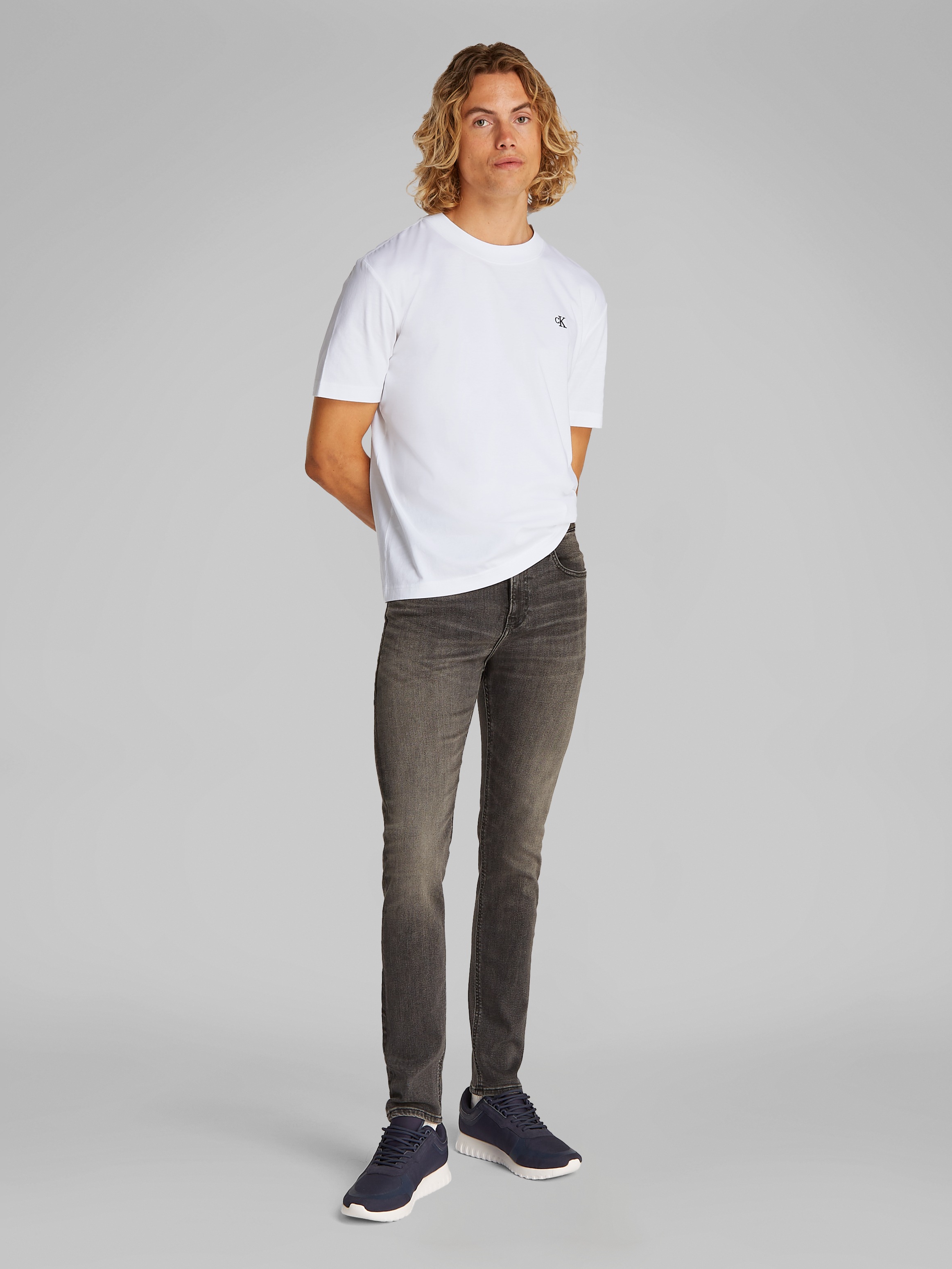 Calvin Klein Jeans T-Shirt »SERIF FONT GRAPHIC TEE«, mit großem Logo am Rücken