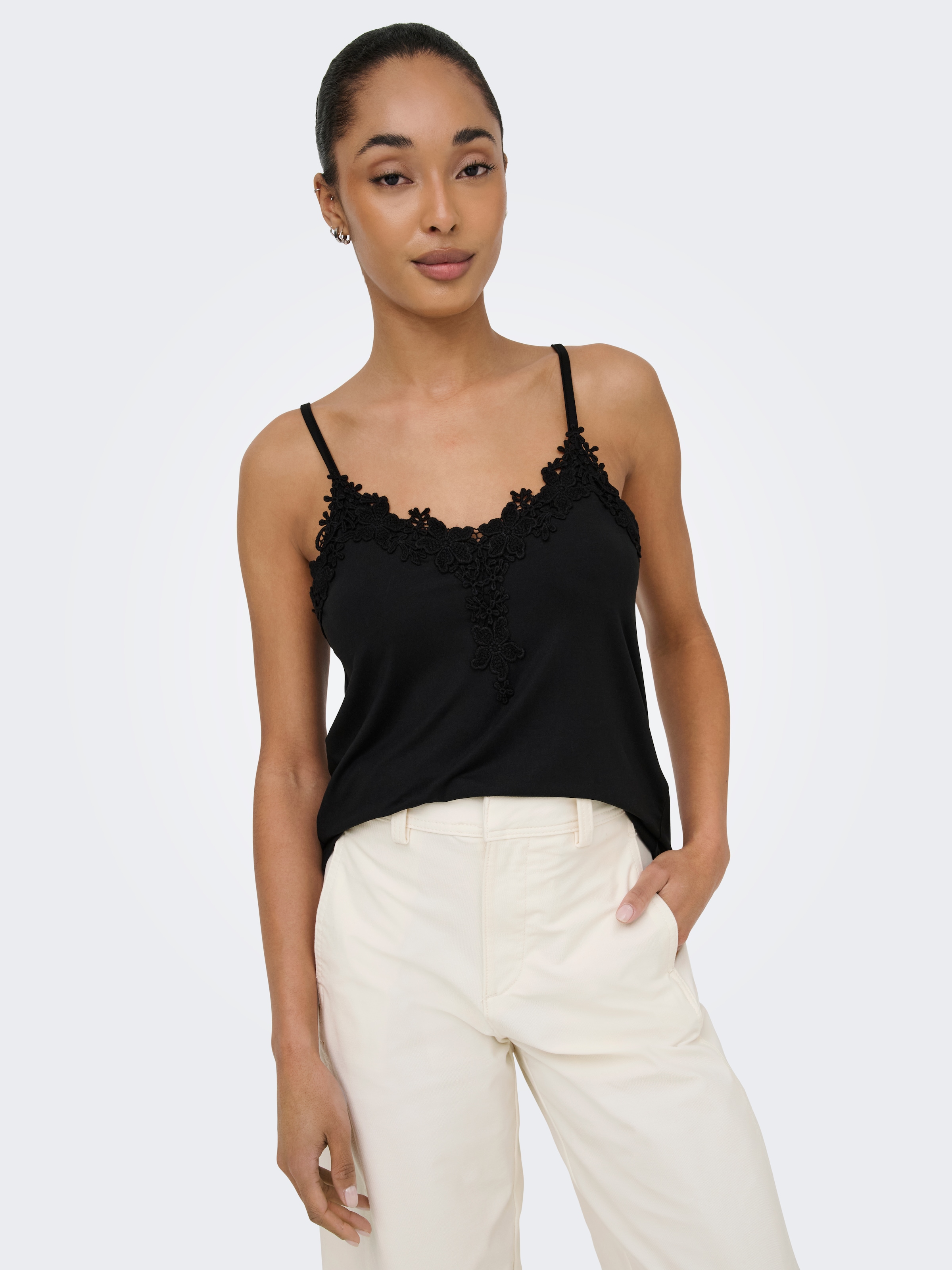 ONLY Spitzentop »ONLBETINA S/L V-NECK LACE TOP CS JRS« Kunstfaser, regular fit