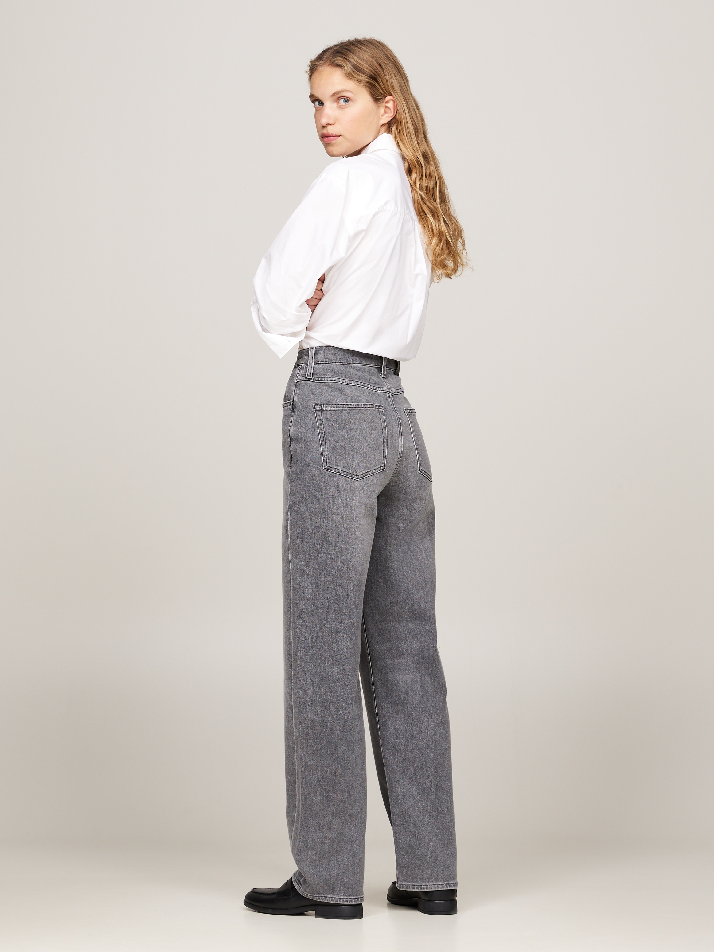 Tommy Hilfiger Straight-Jeans »RELAXED STRAIGHT HW GER«, mit Tommy Hilfger Logo-Badge