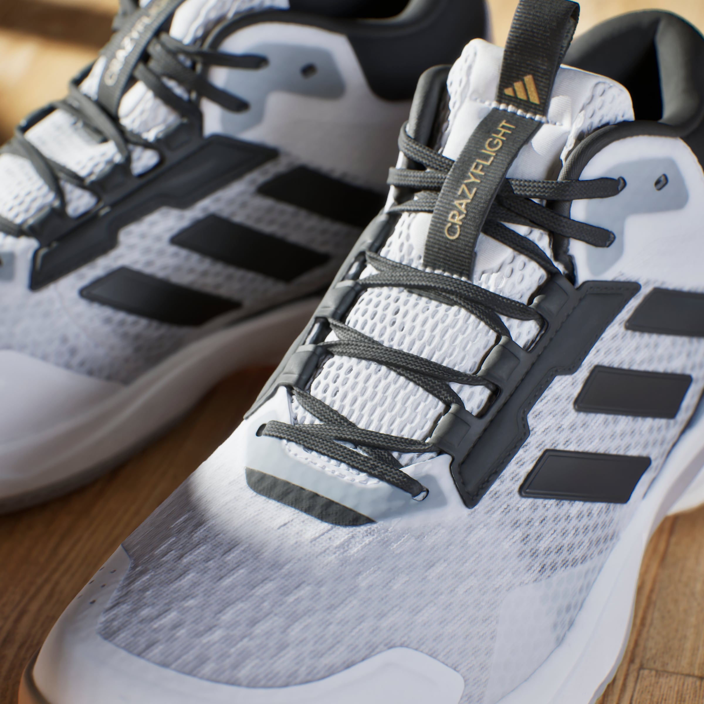 adidas Performance Indoorschuh »CRAZYFLIGHT 5 MID INDOOR«, besonders geeignet für Volleyball und Handball