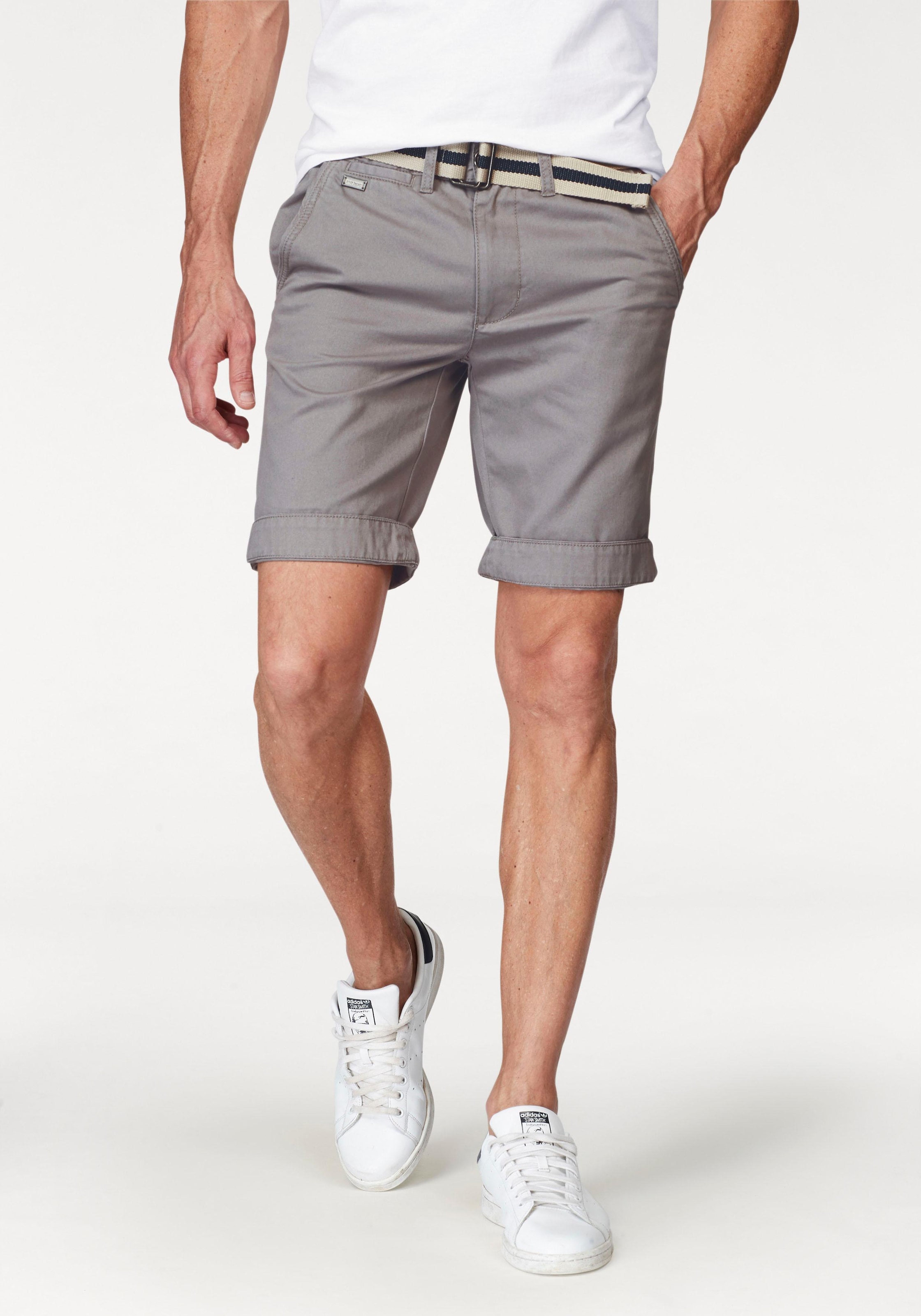 Bruno Banani Chinoshorts, inklusive Gürtel