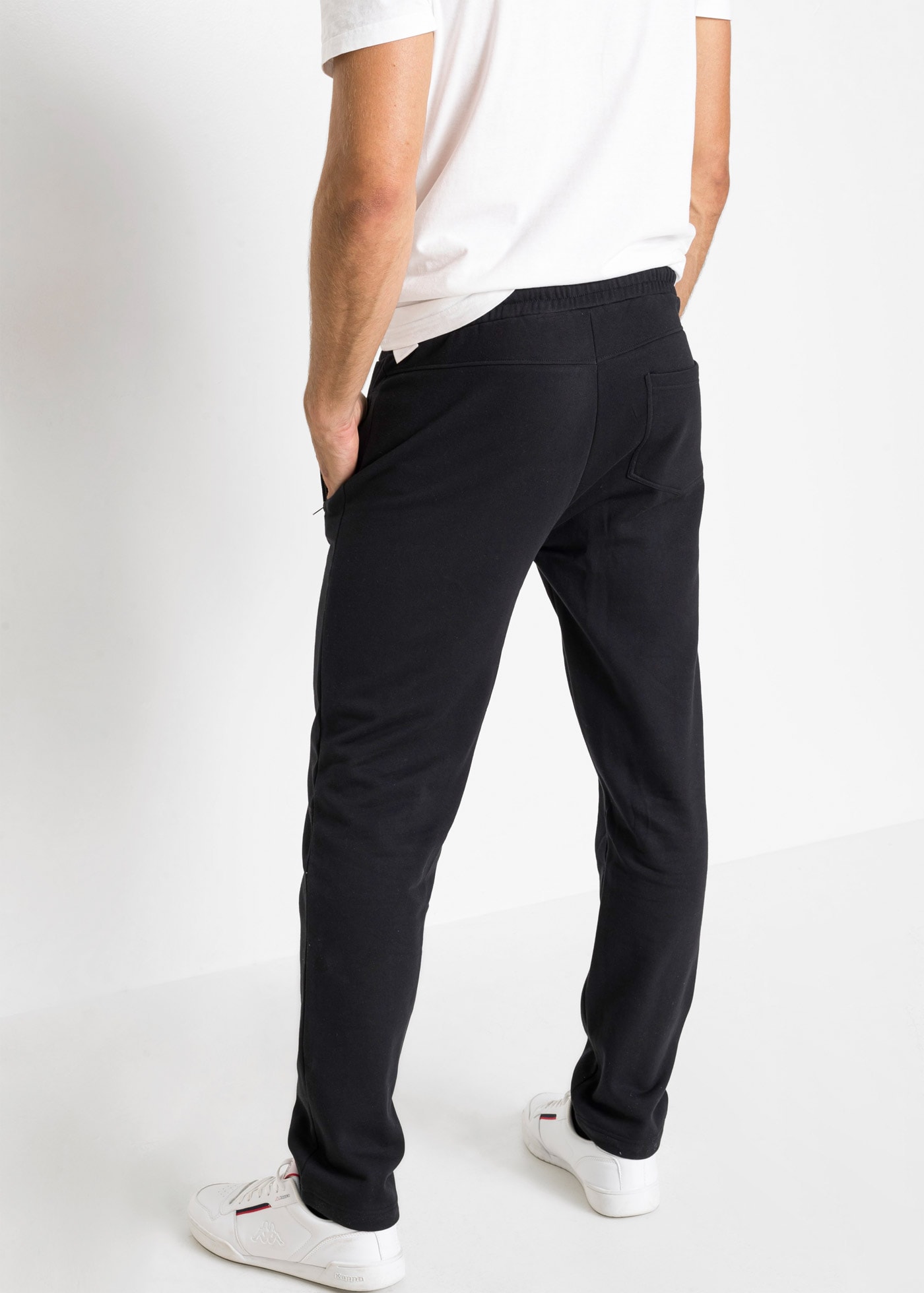 bonprix Jogginghose  aus Baumwolle und Polyester, mit Reißverschlusstaschen, Regular Fit