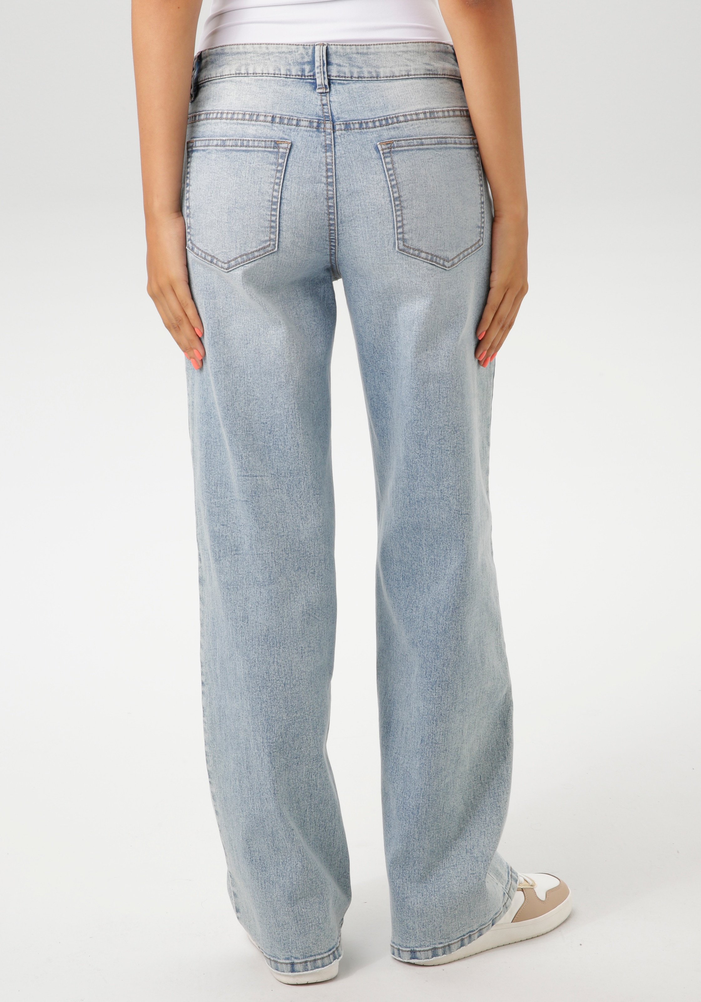 Aniston CASUAL Straight-Jeans, mit trendig weitem Bein