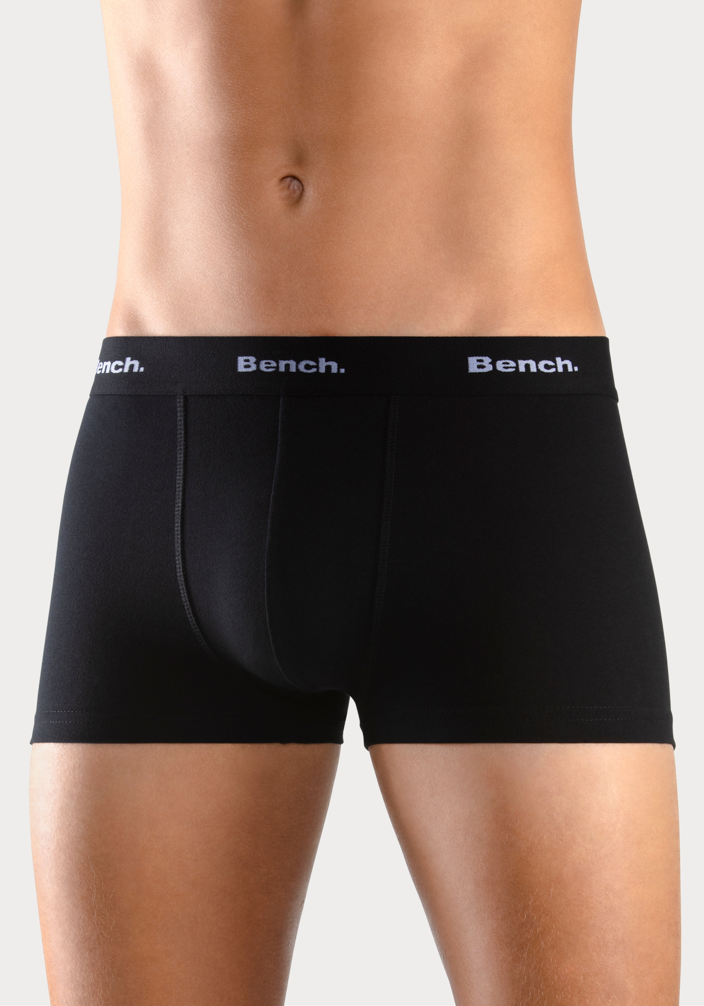 Bench. Hipster, (Packung, 4 St.), knapp sitzende Boxershorts aus Baumwollmischung