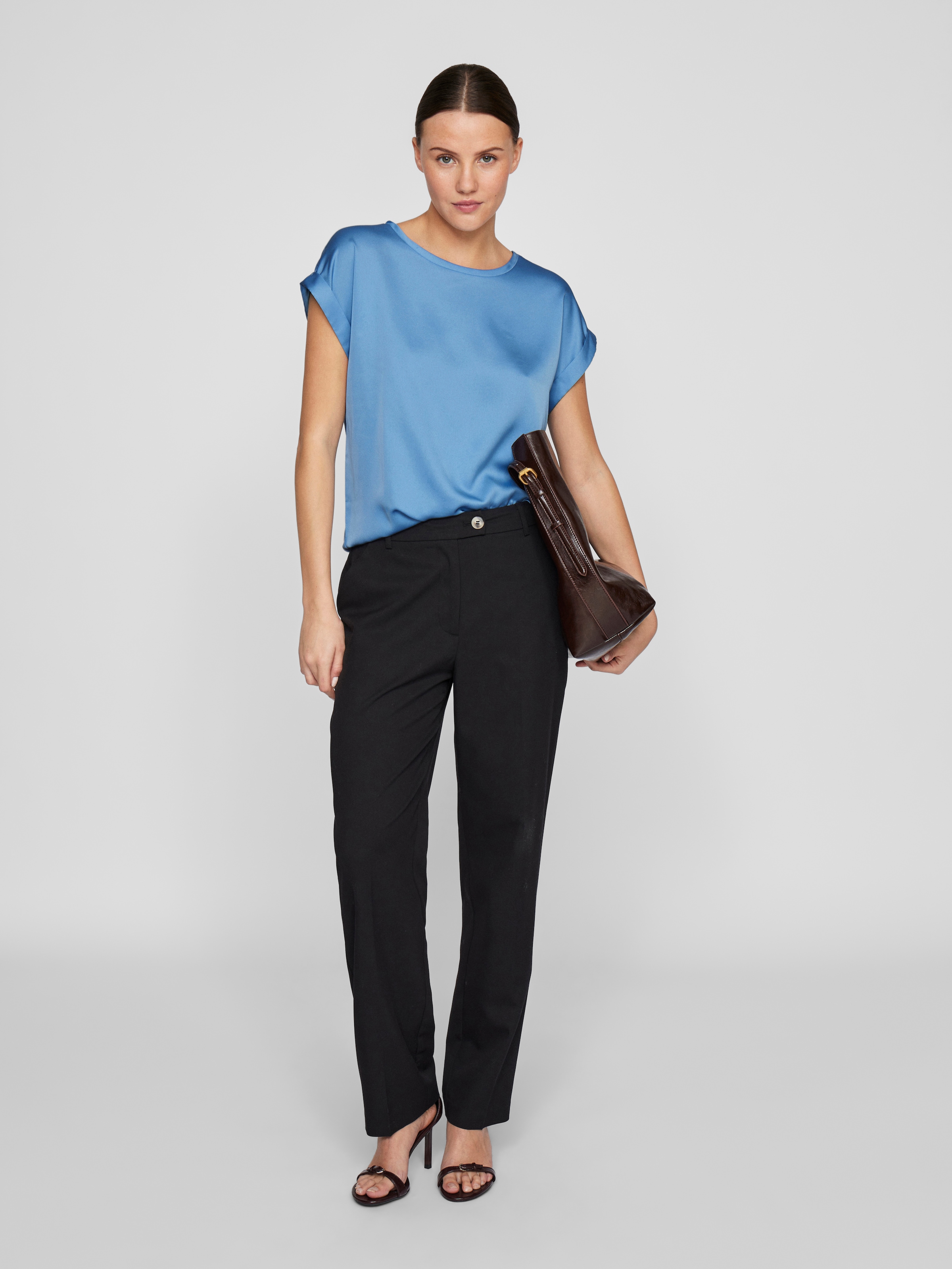 Vila Kurzarmshirt »VIELLETTE S/S SATIN TOP - NOOS«, Satin Optik