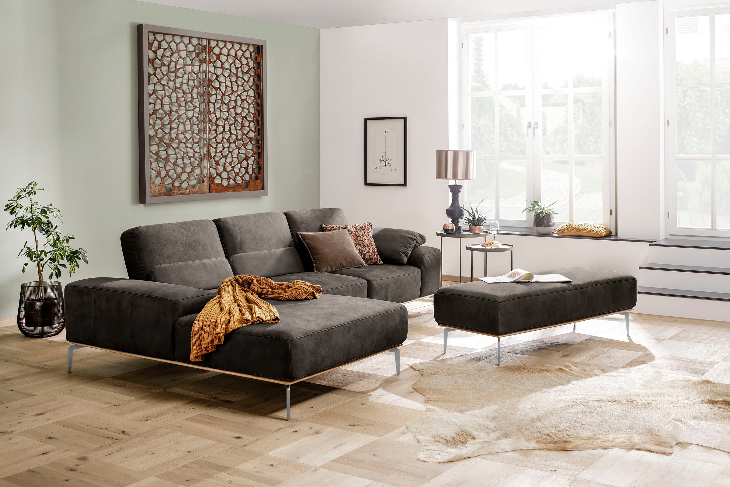 W.SCHILLIG Ecksofa »run, Designsofa, bequem, L-Form«, mit elegantem Holzsockel, Füße in Chrom glänzend, Breite 299 cm