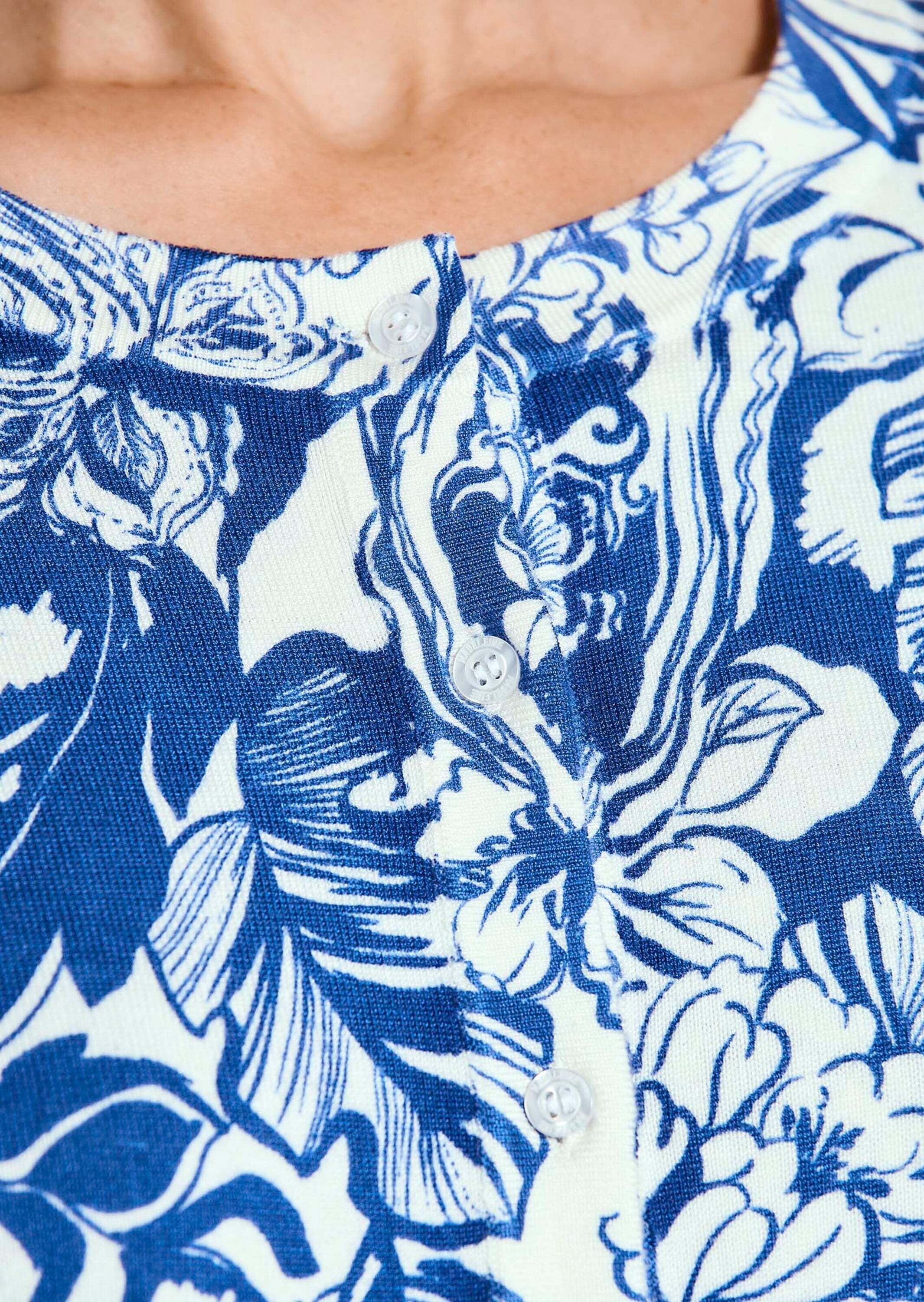 MADELEINE Strickjacke »Strickjacke Blumige Feinstrick-Jacke, Langarm, Knopfleiste« Feinstrick