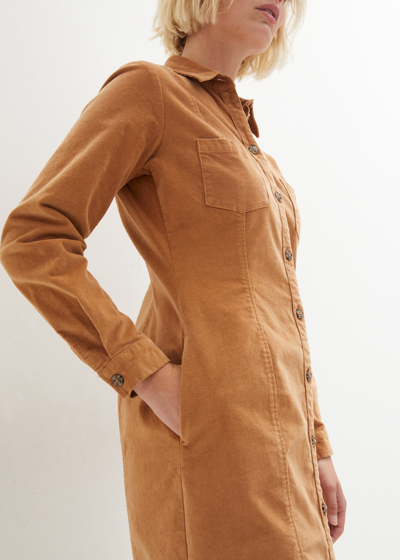 bonprix Hemdblusenkleid Brusttaschen für Alltag, aus Baumwolle und Elasthan, mit Knopfleiste