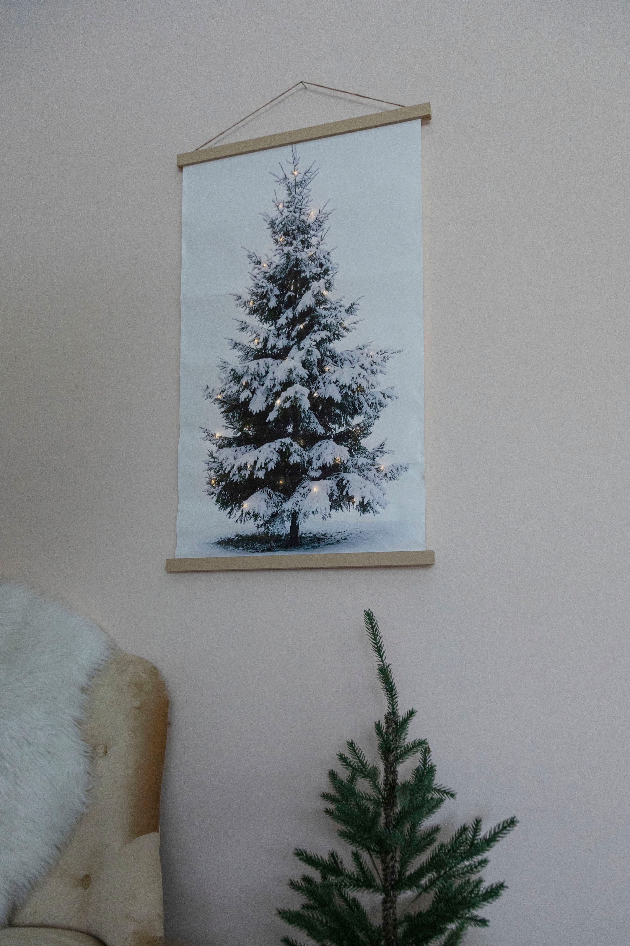 Myflair Möbel & Accessoires LED-Bild »Wandbehang Tannenbaum, mit LED-Beleuchtung, Weihnachtsdeko«, (1 St.), LED-Leinwand zum Aufhängen, Höhe ca. 92 cm, Batteriebetrieb