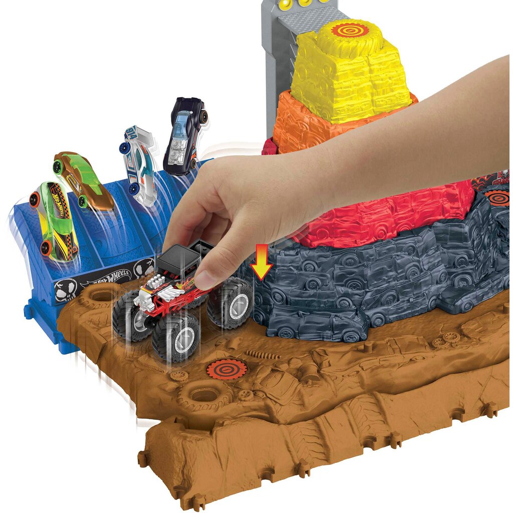 Hot Wheels Spiel-Parkhaus »Monster Trucks Bone Shakers Schrottplatz, 1 Spielzeug-Auto 1:64«