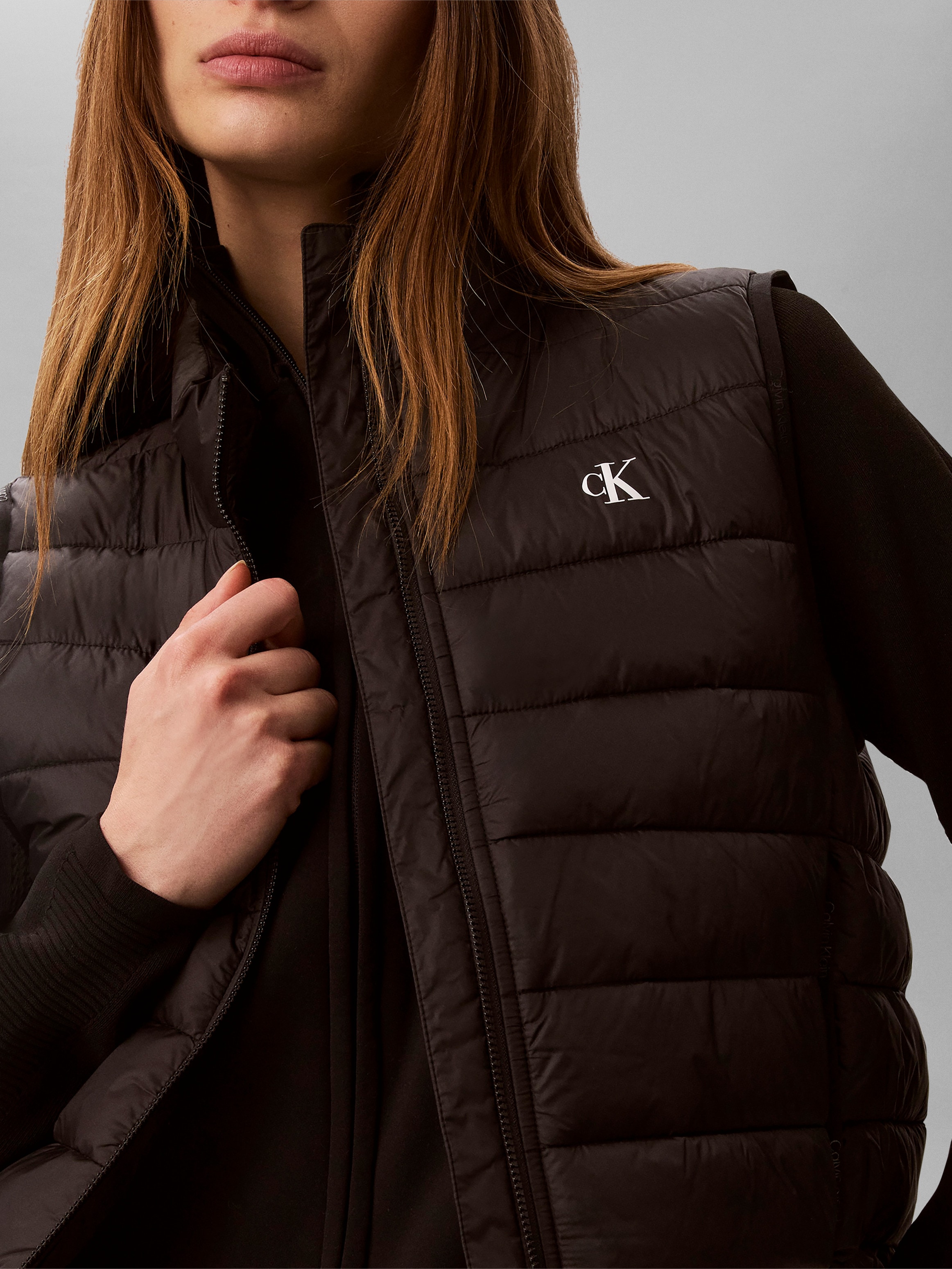Calvin Klein Jeans Steppweste Stehkragen, kurze Form, wattiert