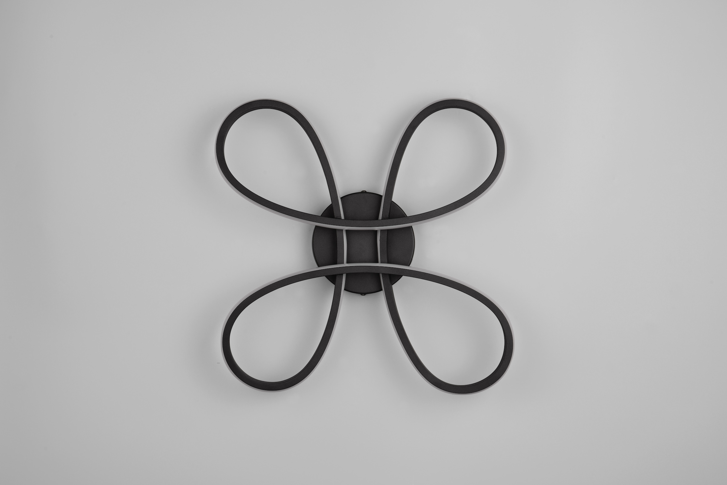 TRIO Leuchten LED Deckenleuchte »FLY, Deckenlampe LED 22W 2600 Lumen warmweiß 3000K 3-Stufen dimmbar« LED-Board 1 Stk. Warmweiß Maße 40x40 cm, LED Band Schleife Deckenlampe Schlafzimmer Wohnzimmer