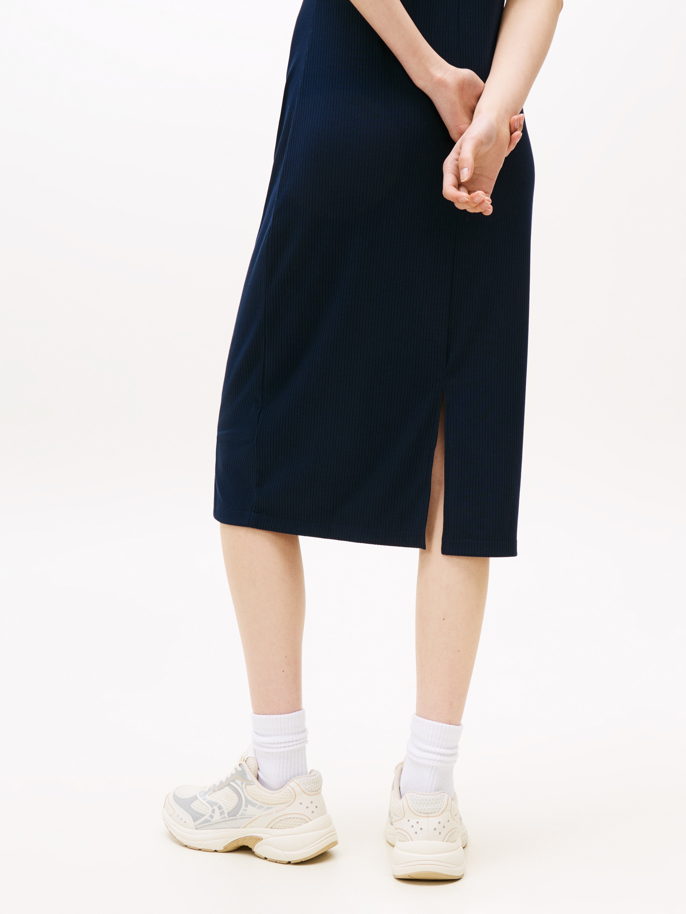Tommy Jeans Jerseykleid, mit gerippter Struktur, Logostickerei