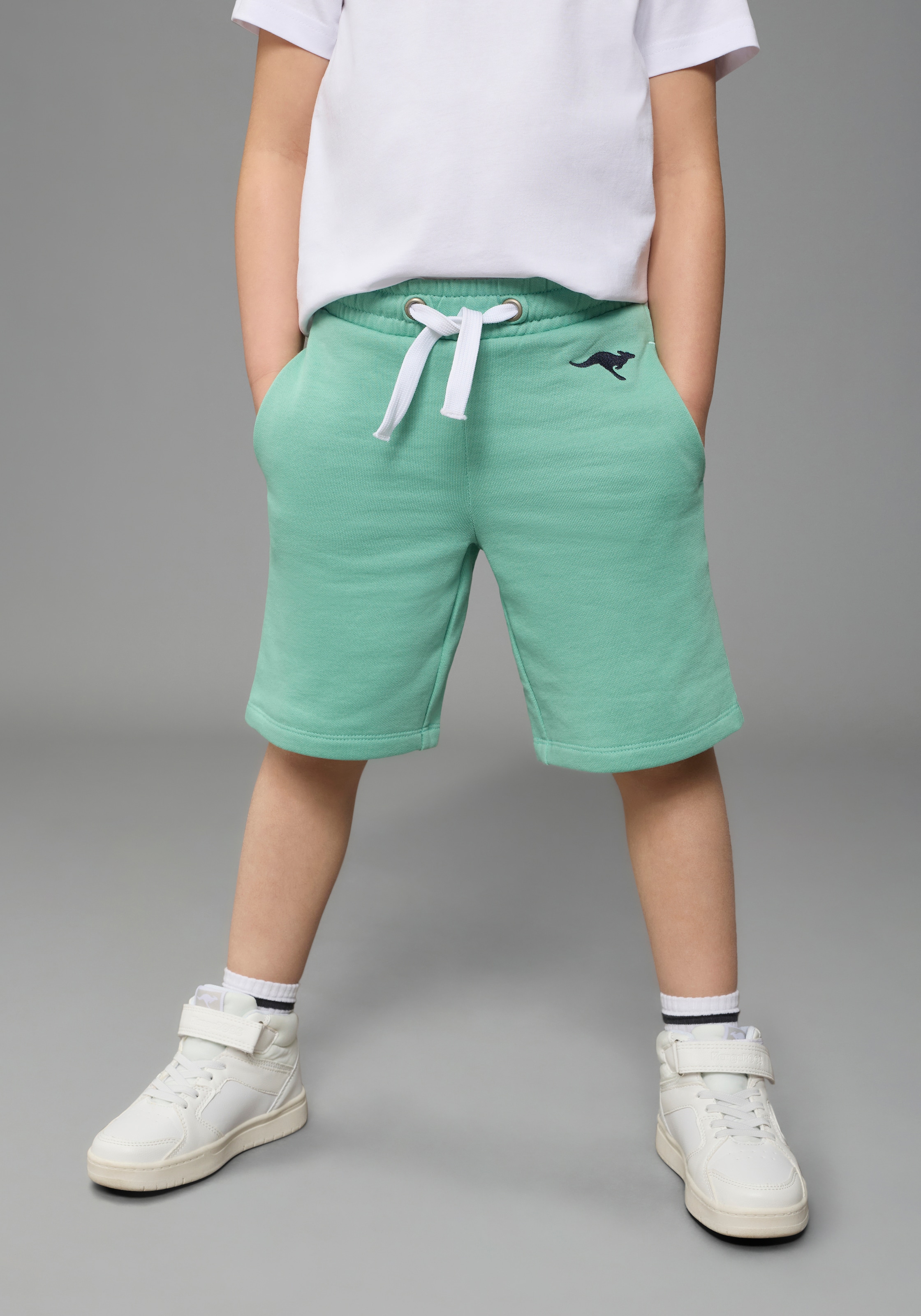 KangaROOS Sweatshorts »Kangaroos Sweatbermudas für Jungen«  gerade Beinform, mit Gummizug und Bindeband im Bund