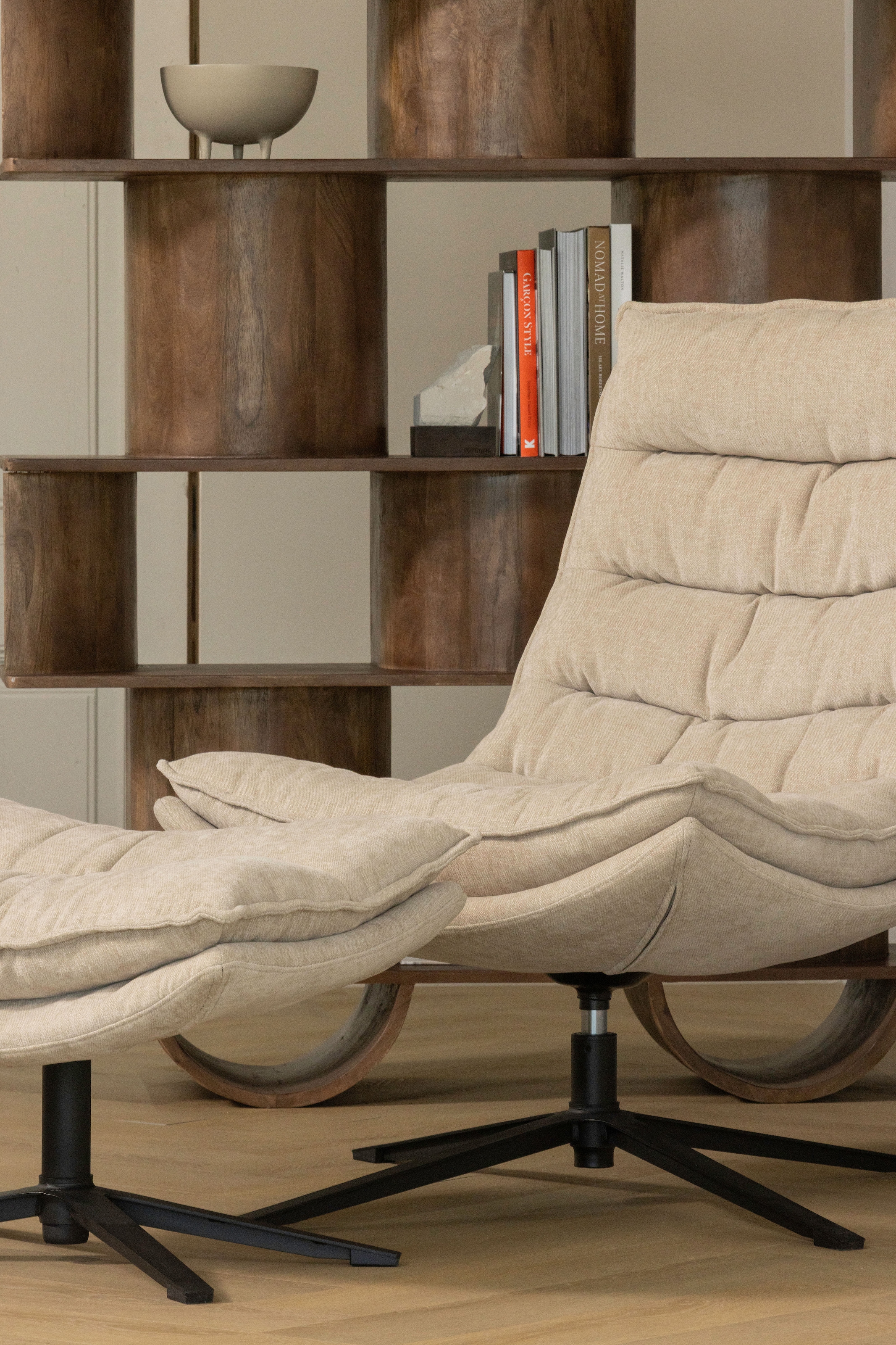 WOOOD Drehsessel »Kube mit Drehmechanismus inkl. Hocker B 74 x T 89 x H 100 cm« Hohe Verschleißfestigkeit, Newt-Chenillebezug, Tragkraft 120 kg