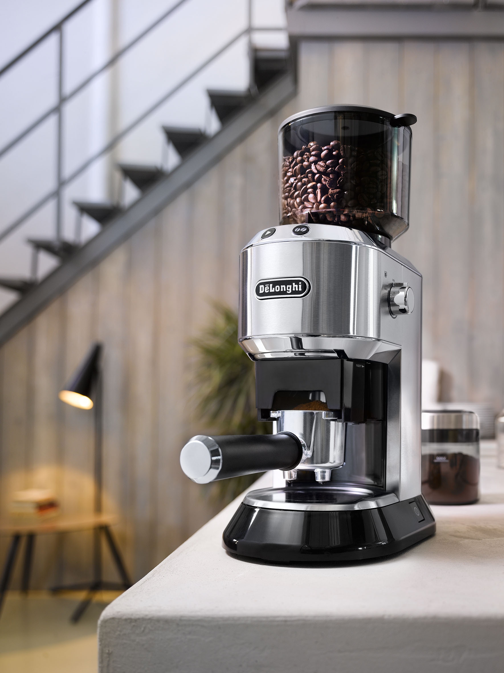 De\'Longhi Siebträgermaschine »ECKG6821.M«, inkl. Kaffeemühle, Tamper,  Abschlagbox+ Kännchen mit 3 Jahren XXL Garantie