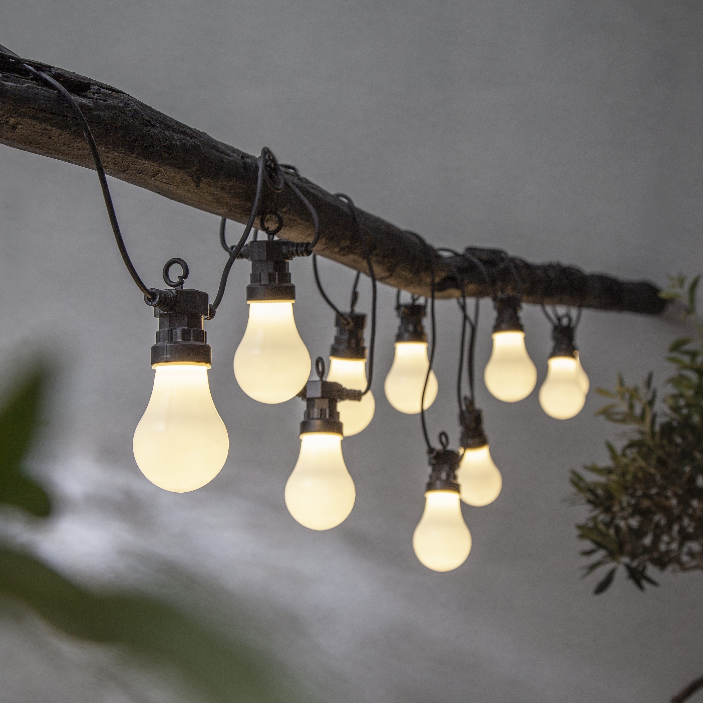 Parforce Traditional Hunting LED-Lichterkette »Circus« 10 Stk.-flammig Ø ca. 15 cm, ca. 4,05 m, mit Trafo, outdoor,
Vierfarb-Karton
