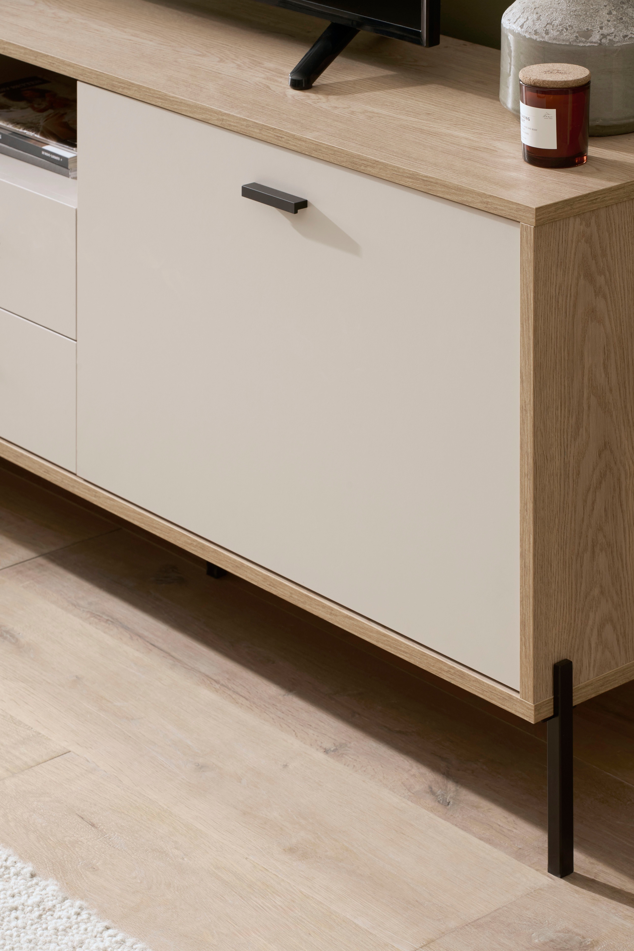 Home affaire Lowboard »Fredericia, TV-Schrank in Kaschmir, moderner TV-Unterschrank, Kommode« zeitlos, schwarze Metallgriffe und -füße, ausreichend Stauraum
