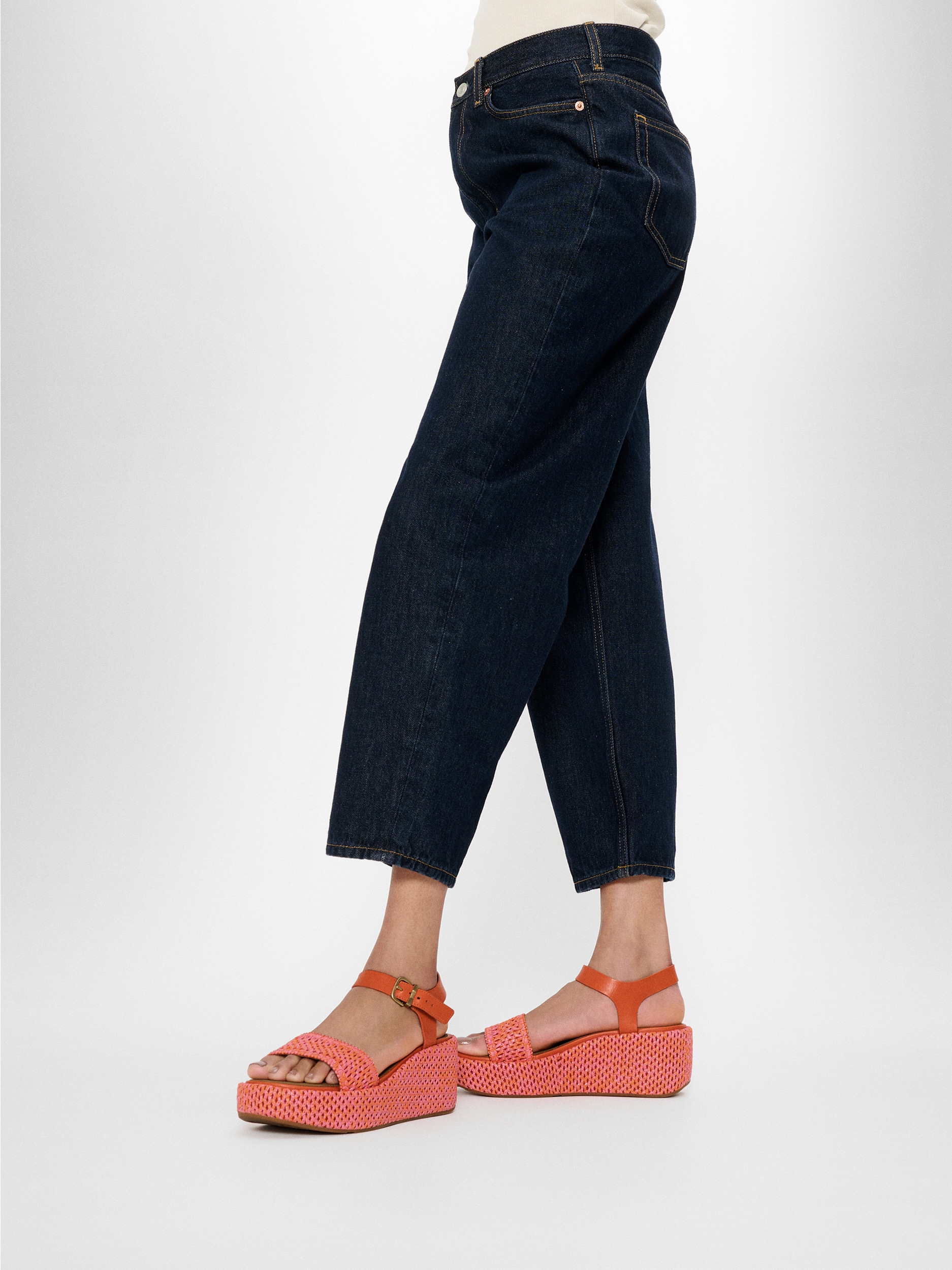Fitflop Keilsandalette »PLATFFORMS WOVEN WEDGE«, Plateau Sandale, Sommerschuh in raffinierter Optik