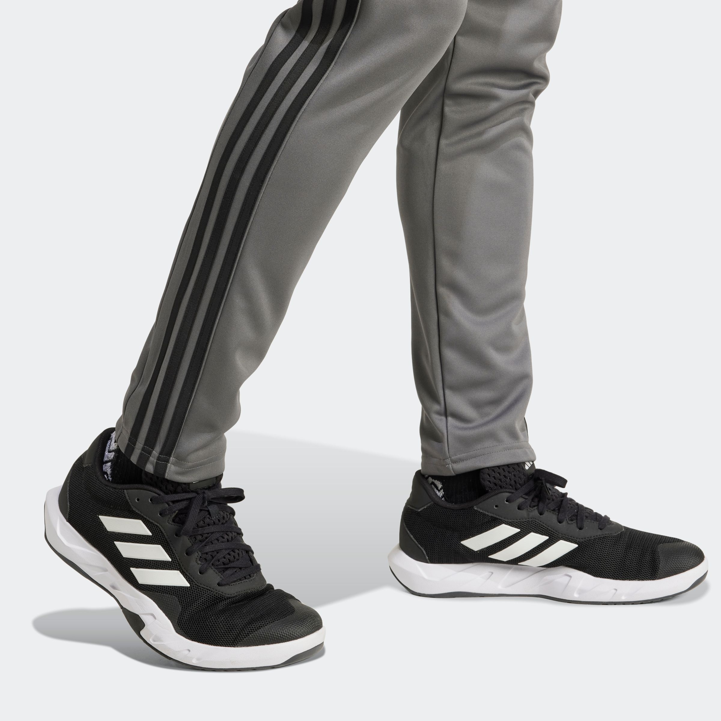 adidas Performance Sporthose »TRAIN ESSENTIALS 3STREIFEN«, (1 tlg.), atmungsaktive Trainingshose