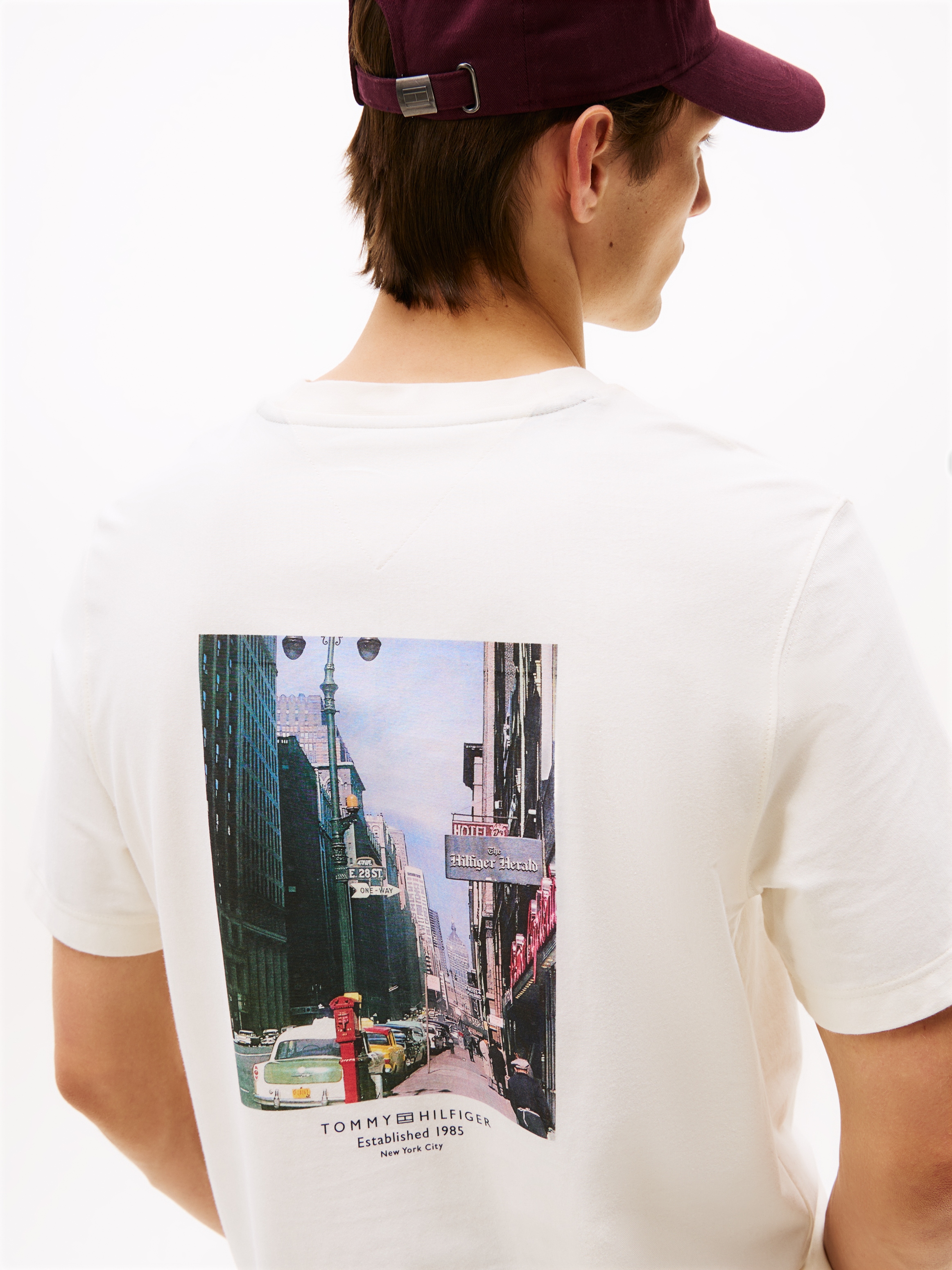 Tommy Hilfiger T-Shirt »PHOTO PRINT GRAPHIC«, großer Rückenprint, Rundhals, regular fit, Jersey
