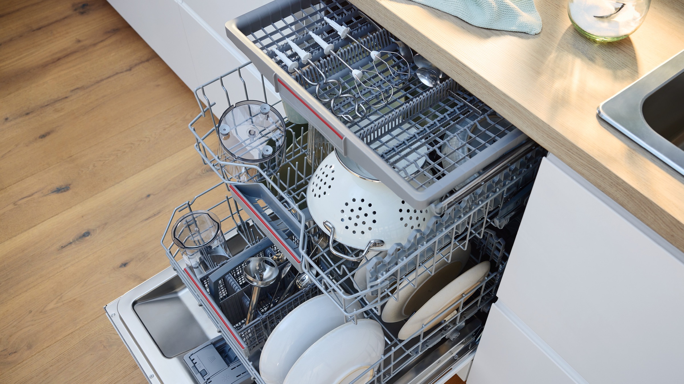 BOSCH Handmixer »ErgoMixx MFQ37480, Edelst. Rührbesen/Knethaken, Mixfuß, weiß/grau«, 750 W, Zerkleinerer, Becher, 5 Stufen, Turbotaste, Made in Europe