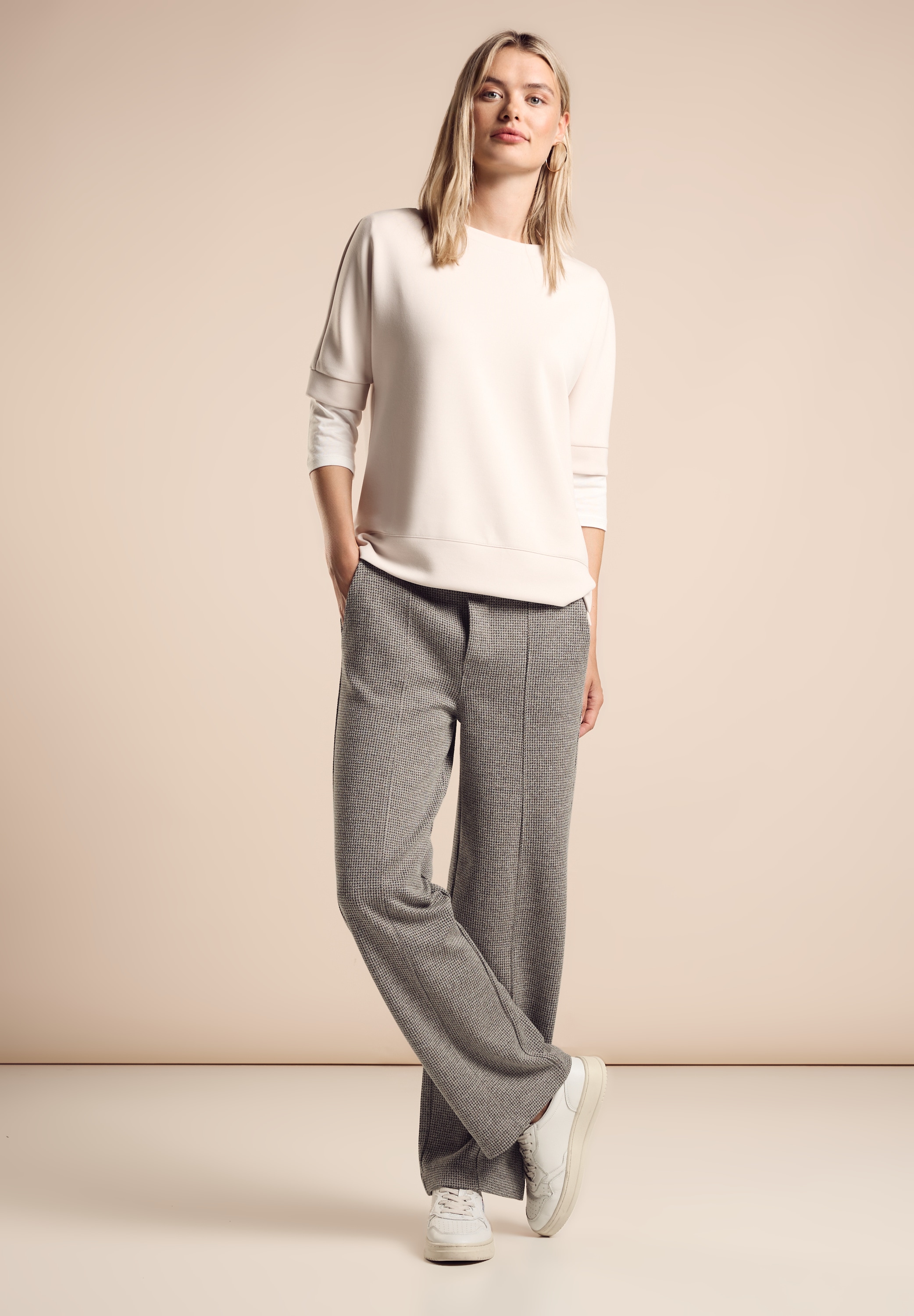 STREET ONE Stoffhose »LTD QR«, im Jaquard-Look mit breitem Gummibund