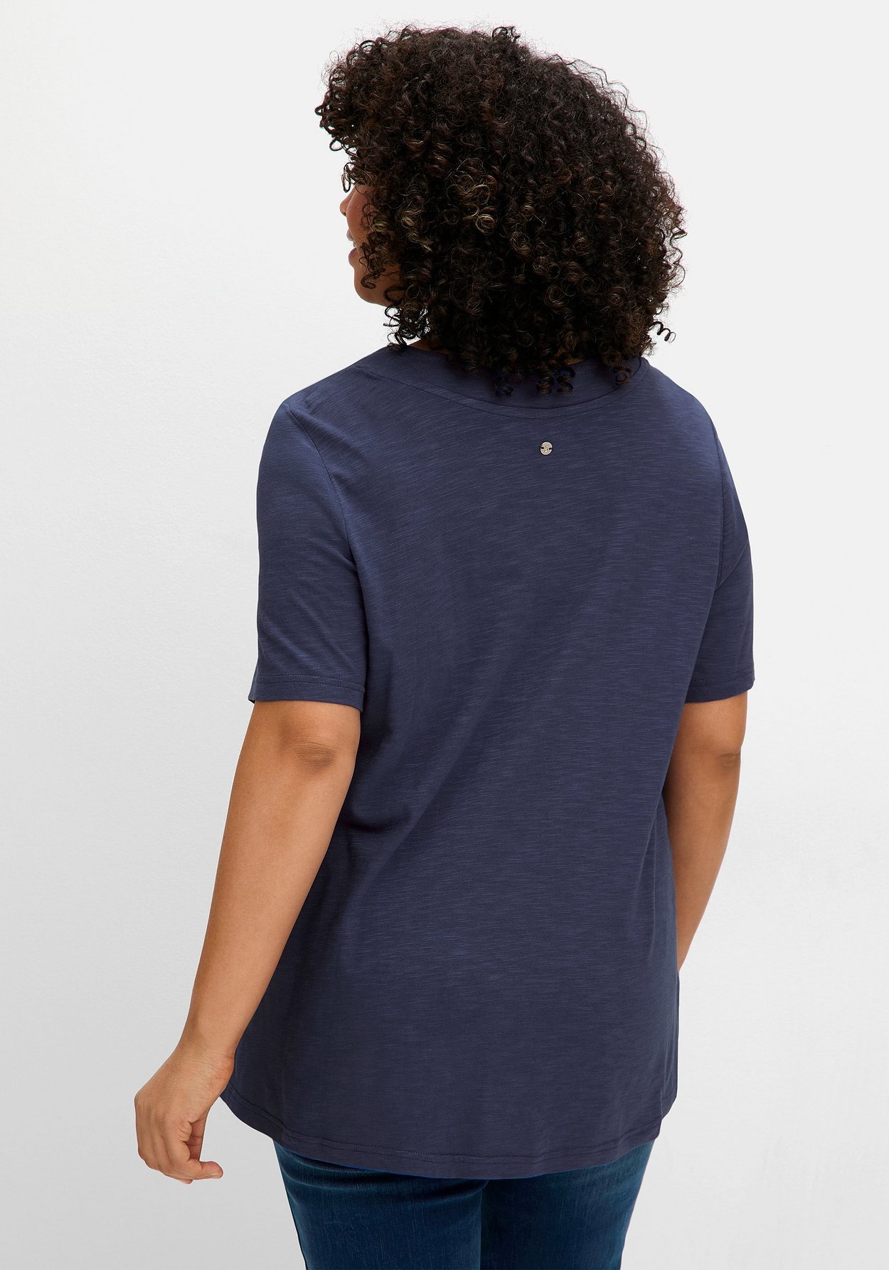 Sheego T-Shirt »Shirt in A-Linie, mit V-Ausschnitt und Kellerfalte«