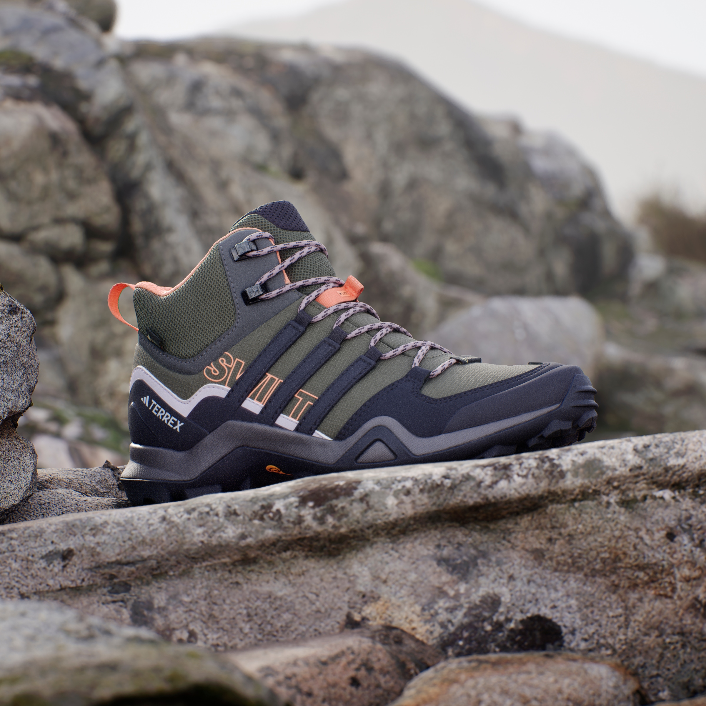 adidas TERREX Wanderschuh »TERREX SWIFT R2 MID GORE-TEX«, wasserdicht