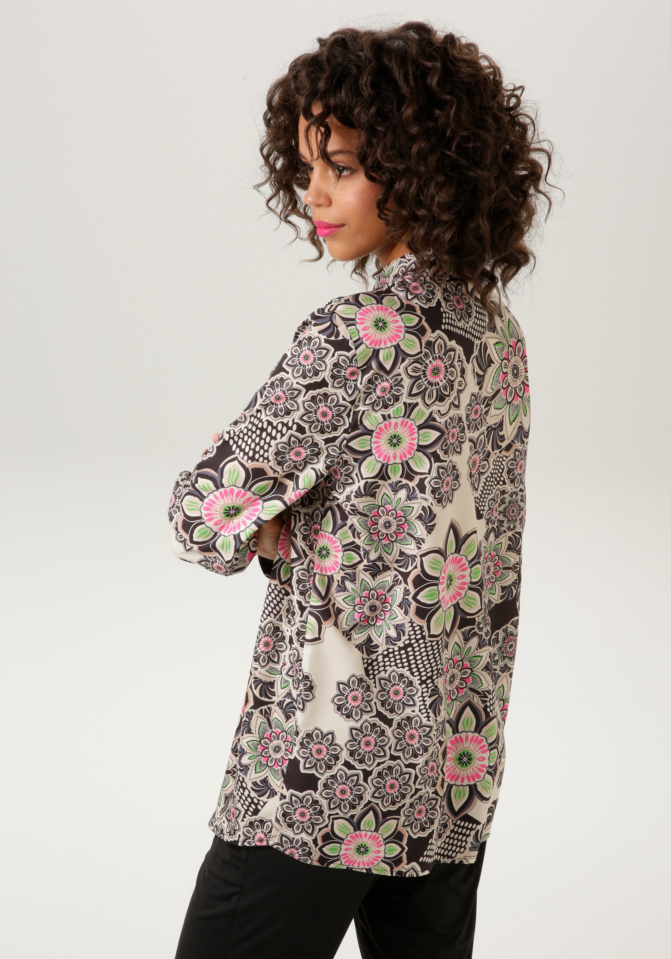 Aniston CASUAL Hemdbluse, mit sensationellem Mandala-Blumendruck