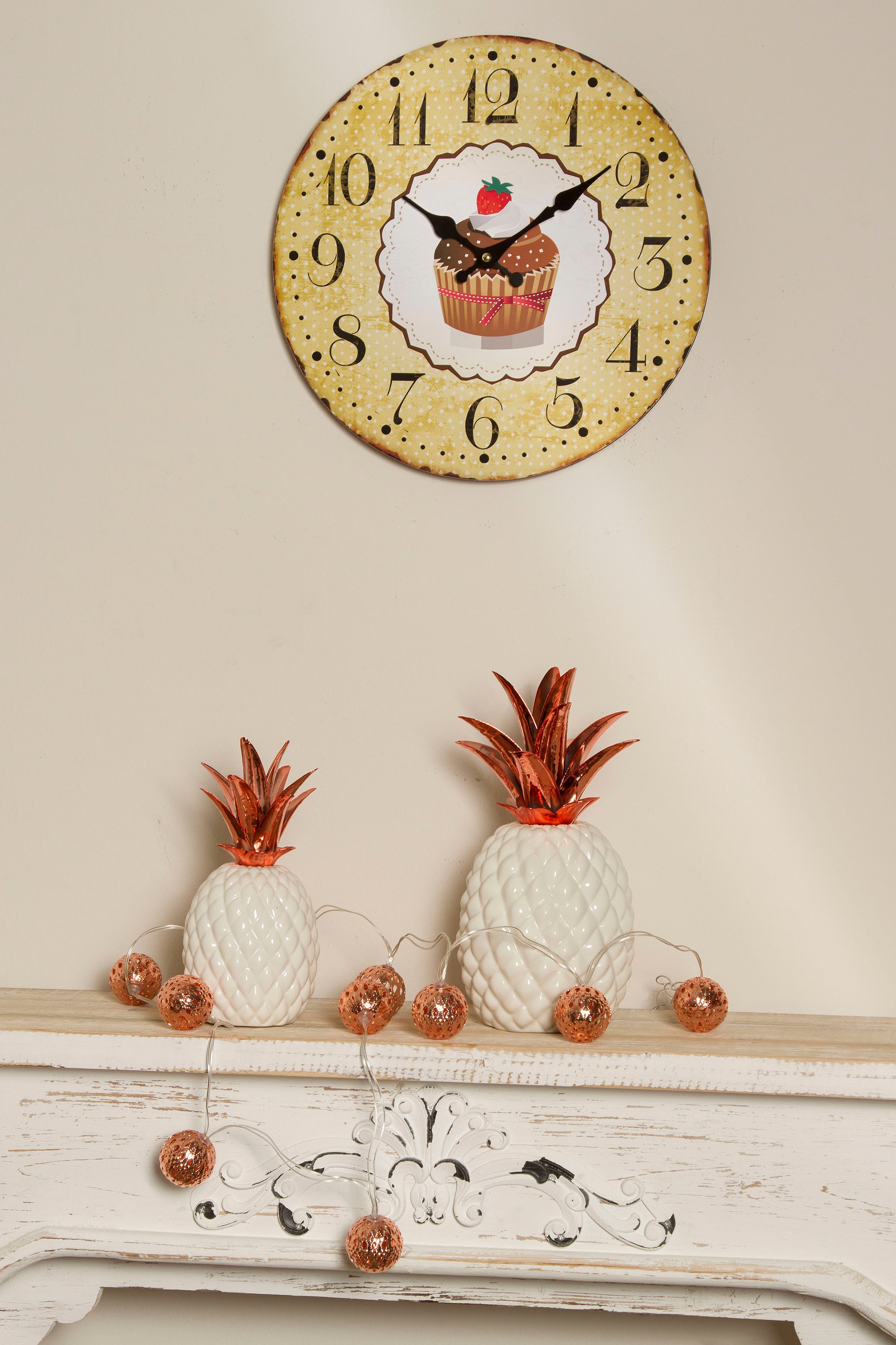 Myflair Möbel & Accessoires Wanduhr »"Cupcake, braun"«, rund, Ø 33,8 cm, Shabby Optik, dekorativ in Küche & Wohnzimmer