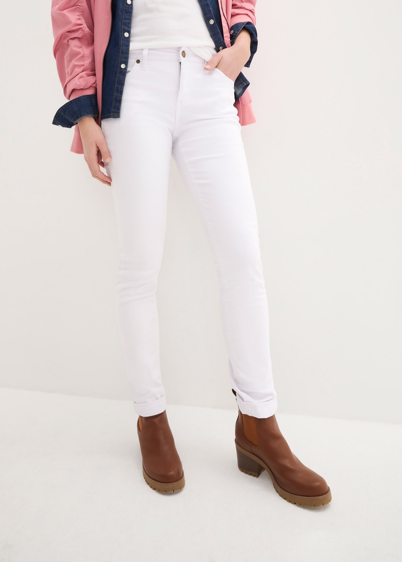 bonprix Straight-Jeans »Straight Jeans Mid Waist, Stretch« Regular Fit, mit Aufschlag, im Five-Pocket-Style