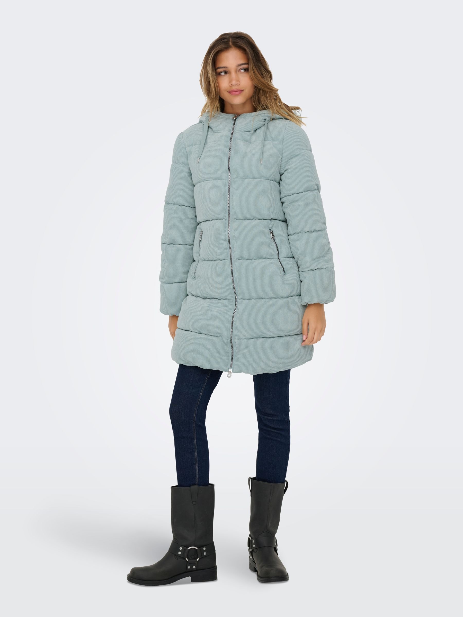 ONLY Steppjacke »ONLDOLLY LONG CORDUROY PUFFER OTW« mit Kapuze aus feinem Cordmaterial