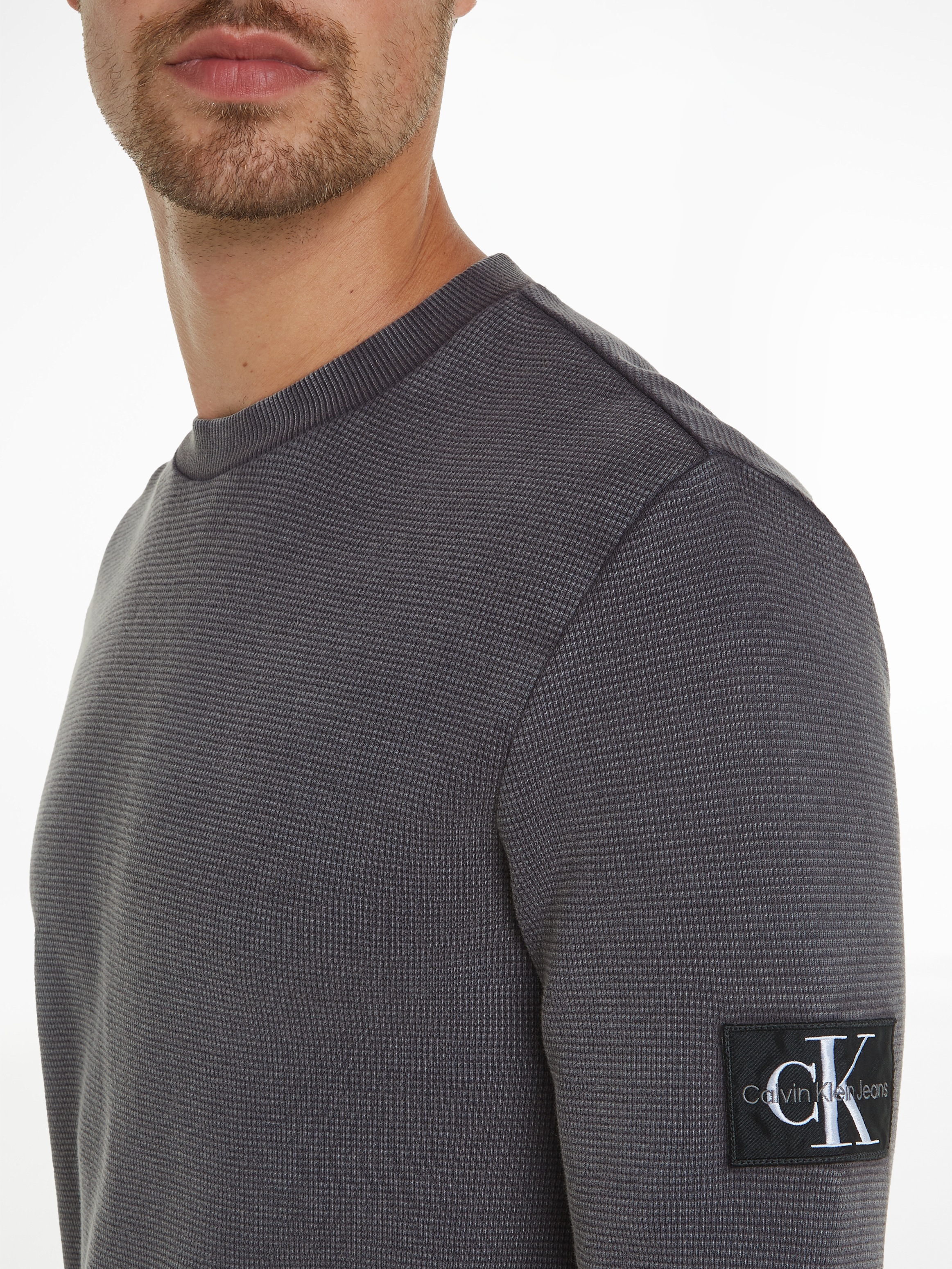 Calvin Klein Jeans Langarmshirt »WASHED BADGE WAFFLE LS TEE«, mit Logopatch