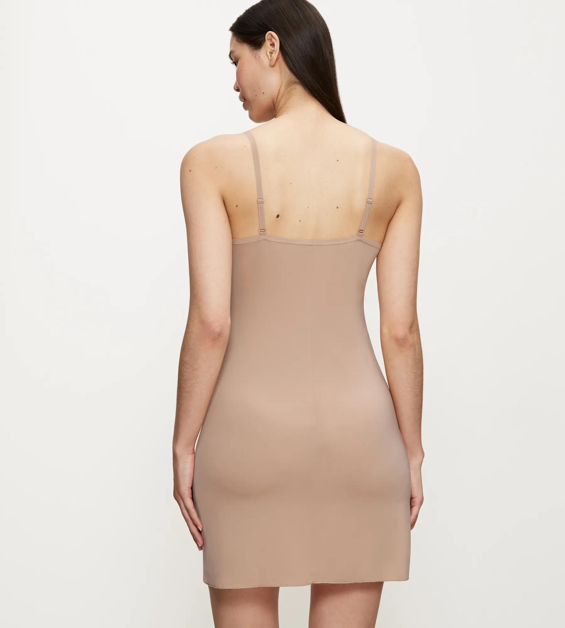 Triumph Unterkleid »Body Make-Up T Dress 02« nahezu unsichtbar, tiefer V-Ausschnitt