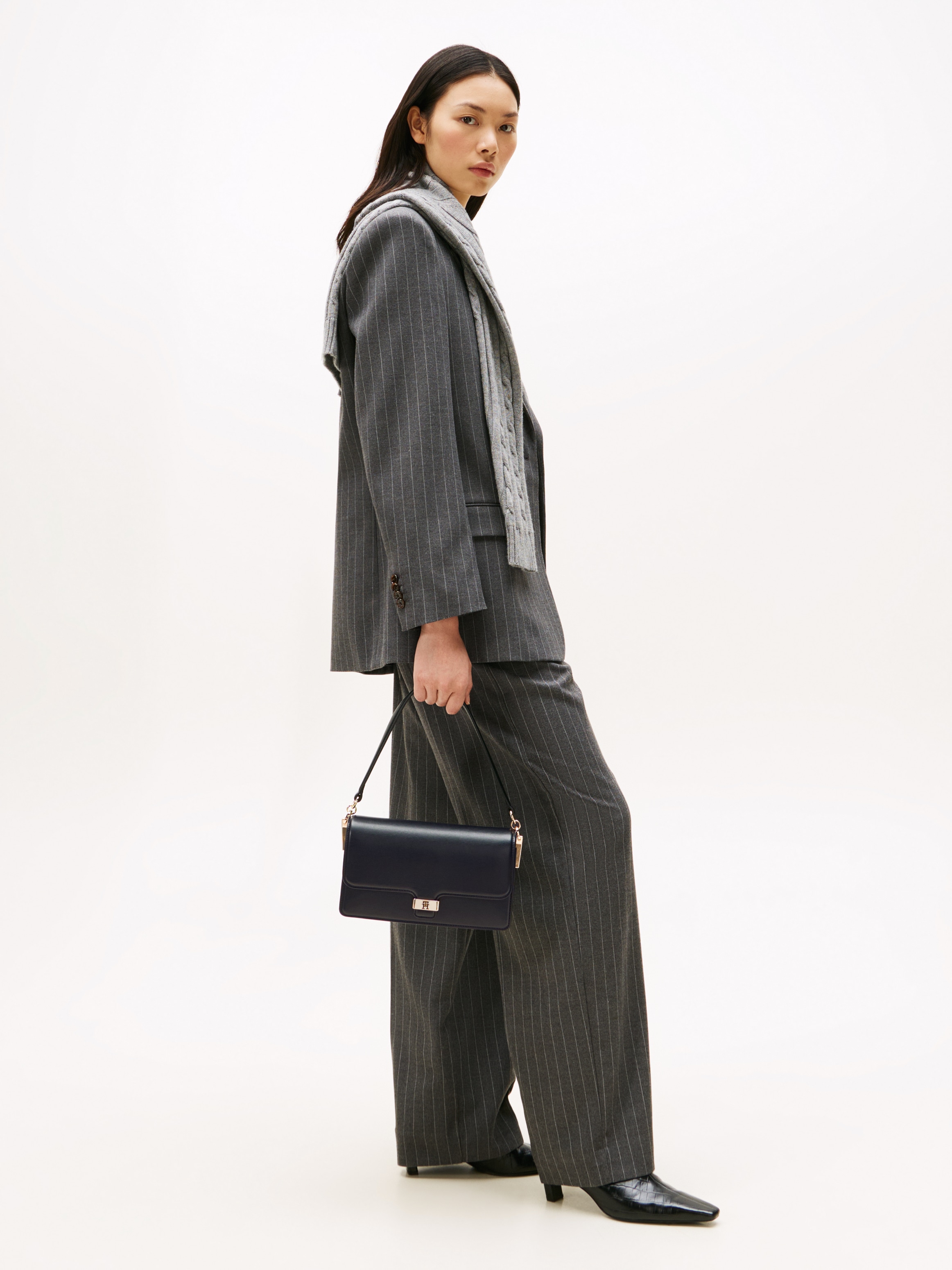 Tommy Hilfiger Umhängetasche »TH HERITAGE CONV CROSSOVER« , Damen Tragetasche, Abendtasche mit Logo-Schmuckelement