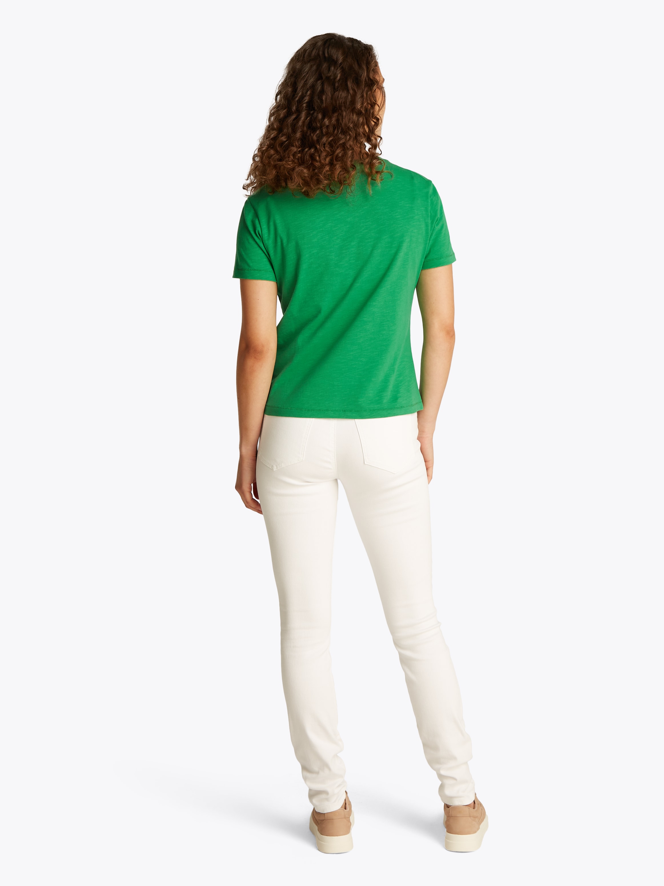 Tommy Hilfiger Rundhalsshirt »SLUB REG C-NK SS«, mit Flammgarn-Struktur, mit Logostickerei