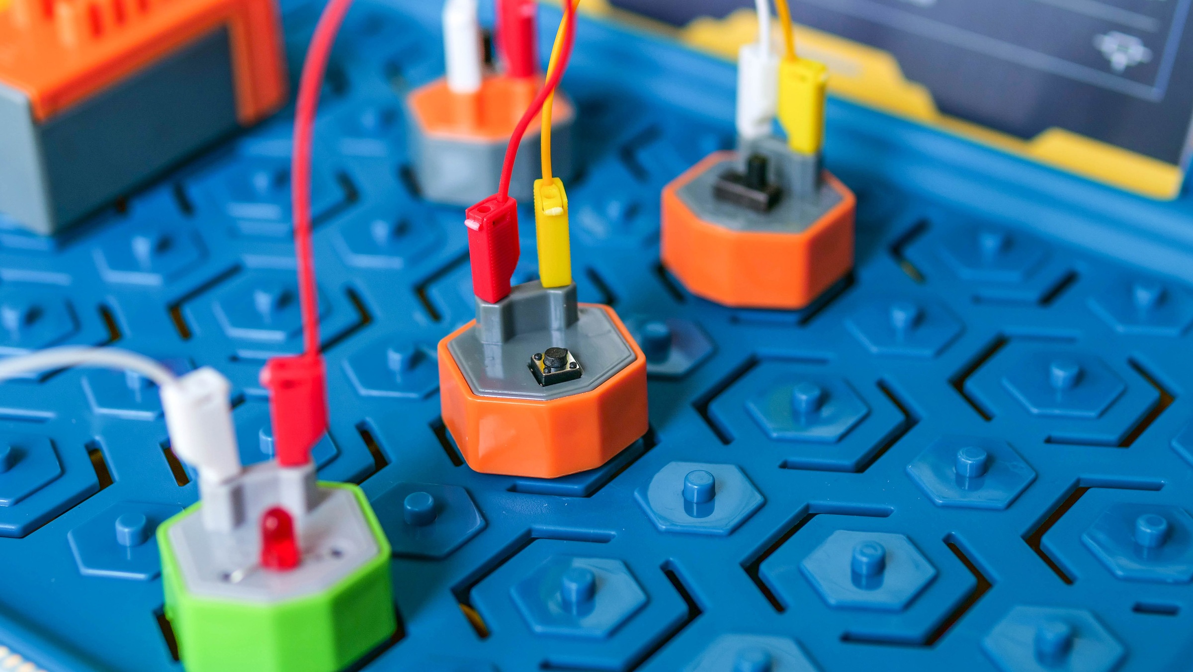 Clementoni® Experimentierkasten »Galileo, Mein Elektro-Labor«