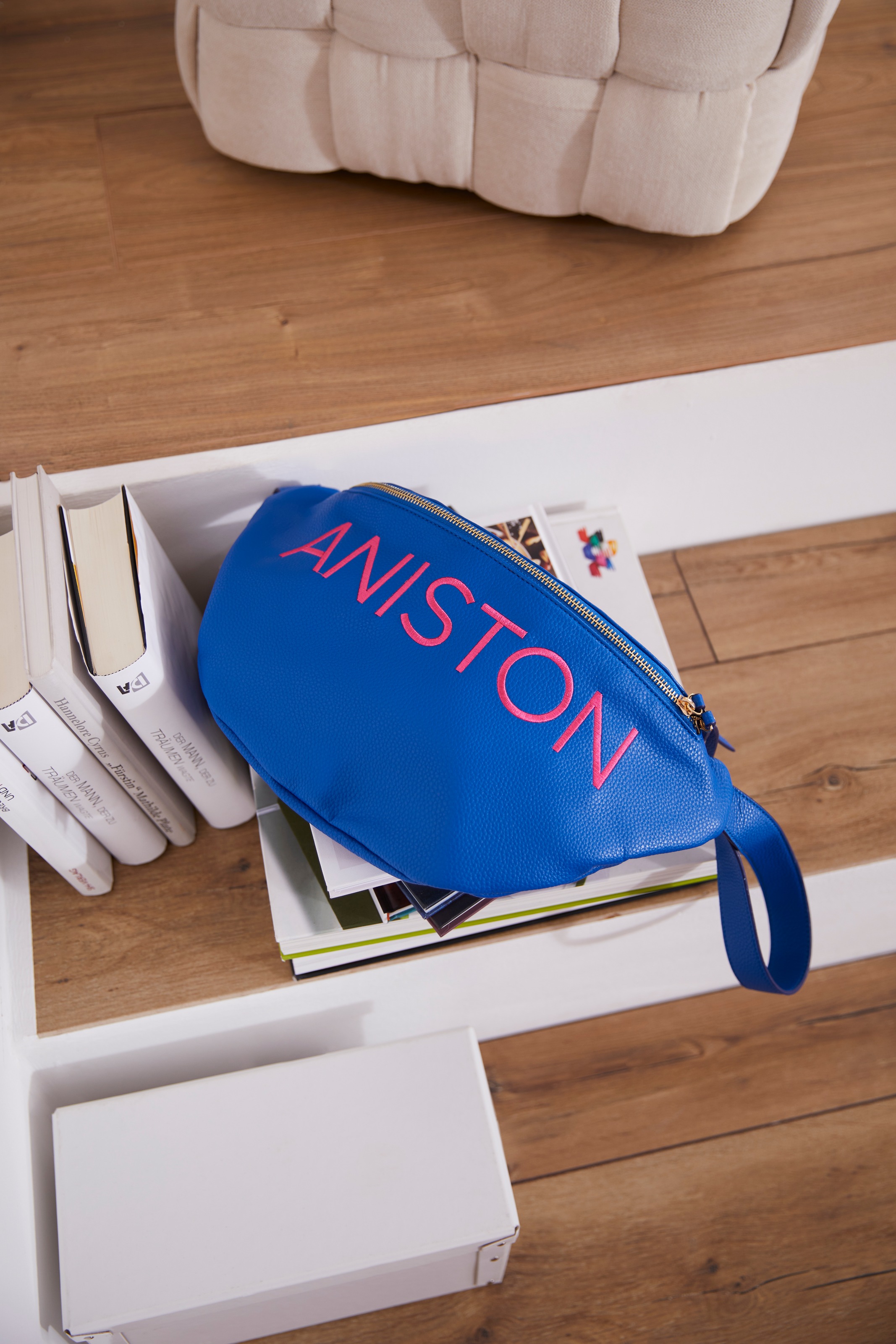 Aniston by BAUR Umhängetasche, mit gesticktem Schriftzug