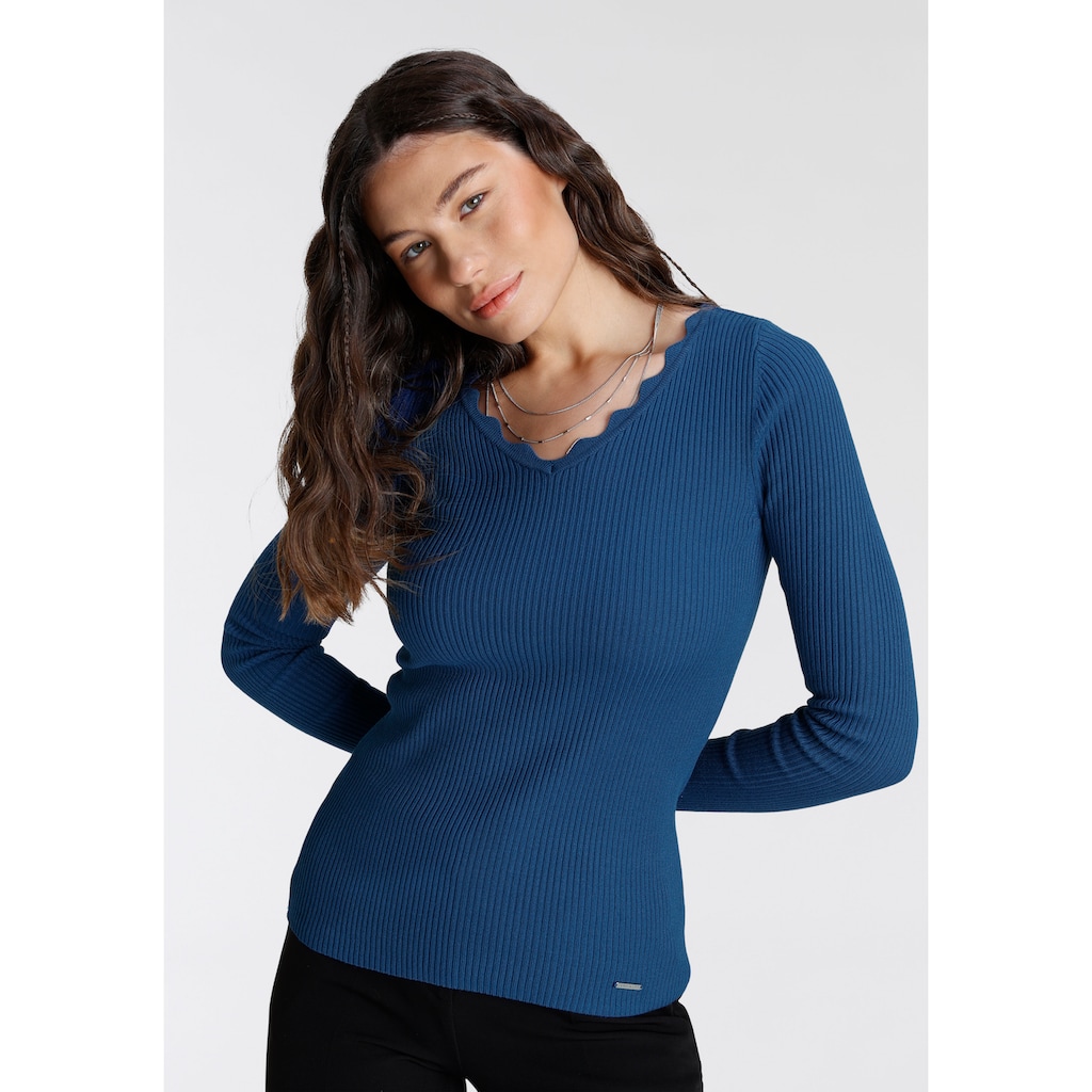 Laura Scott V-Ausschnitt-Pullover, mit femininer Wellenkante